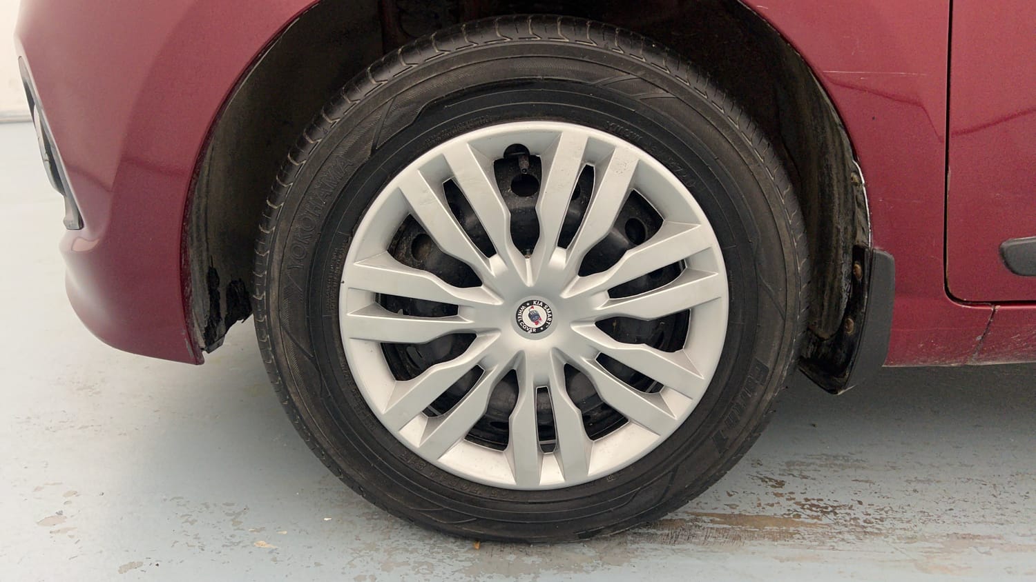 Used 2015 Hyundai Grand i10 Sportz 1.2 Kappa VTVT Petrol Manual tyres LEFT FRONT TYRE RIM VIEW