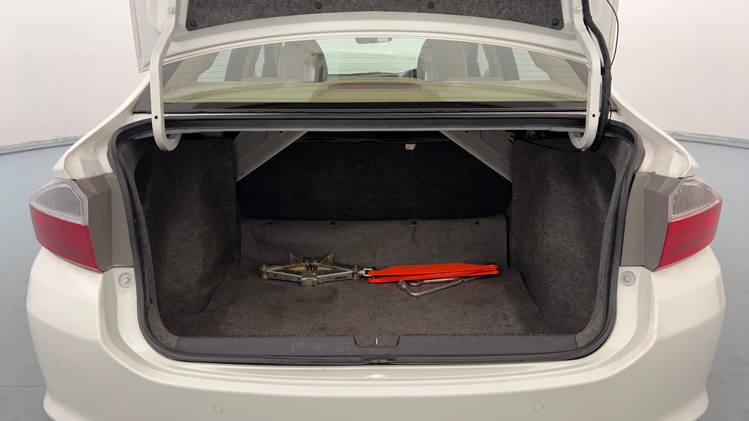 Used 2019 Honda City VX Petrol Petrol Manual interior DICKY INSIDE VIEW
