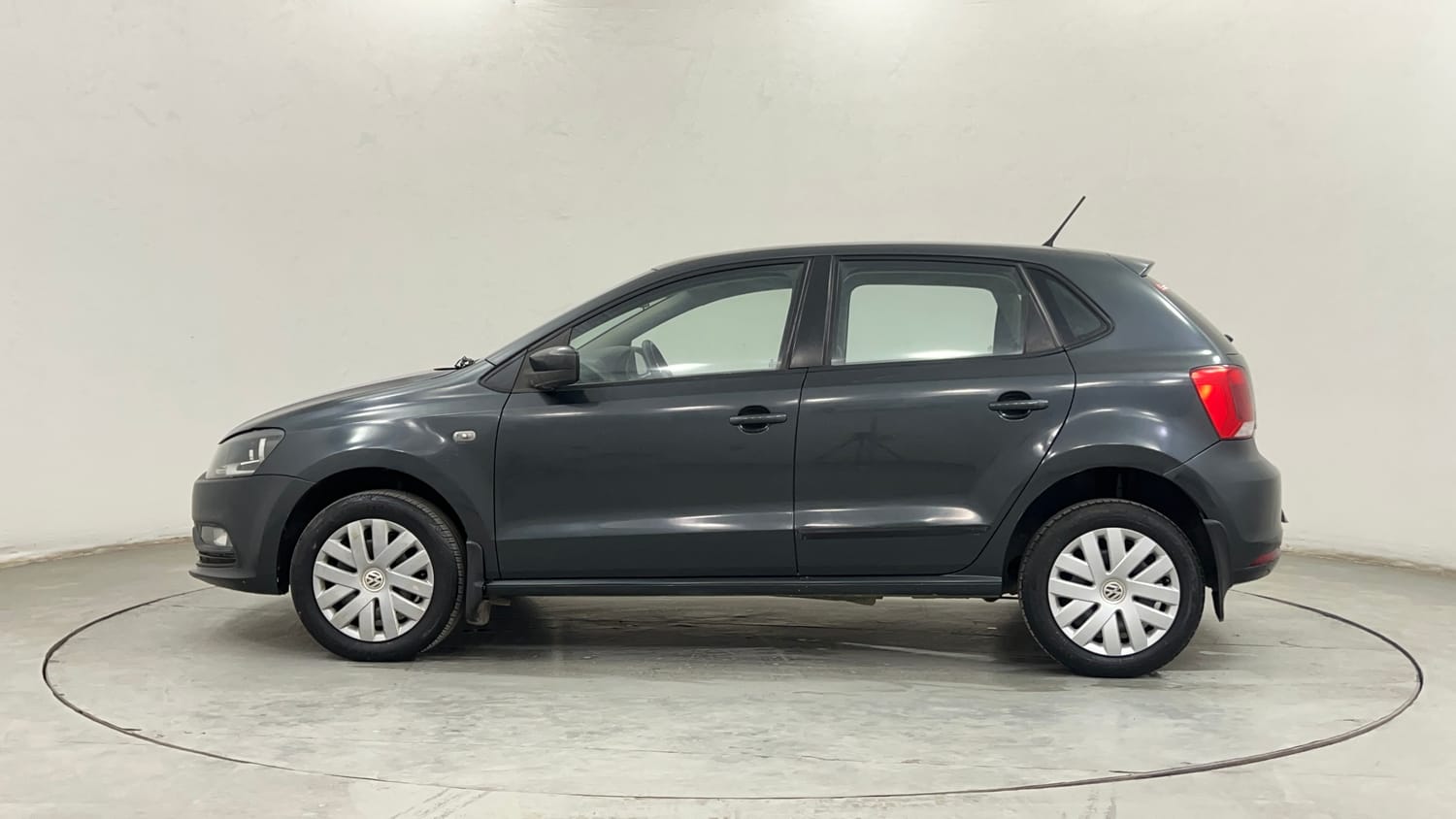 Used 2015 Volkswagen Polo Comfortline 1.2L (P) Petrol Manual exterior LEFT SIDE VIEW