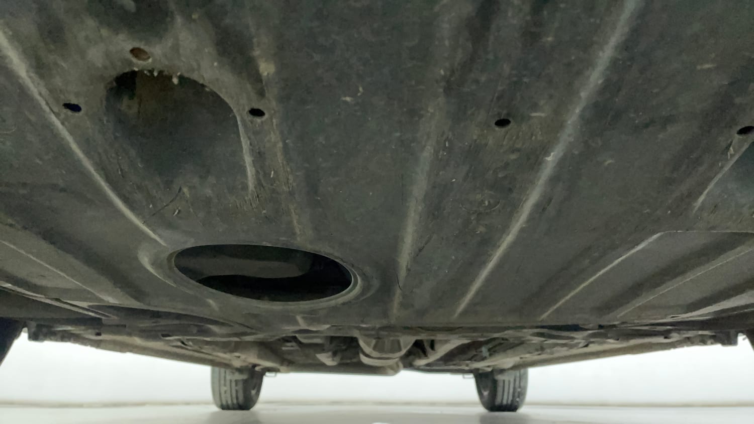 Used 2023 Hyundai Verna SX (O) 1.5 Turbo Petrol MT Petrol Manual extra FRONT LEFT UNDERBODY VIEW