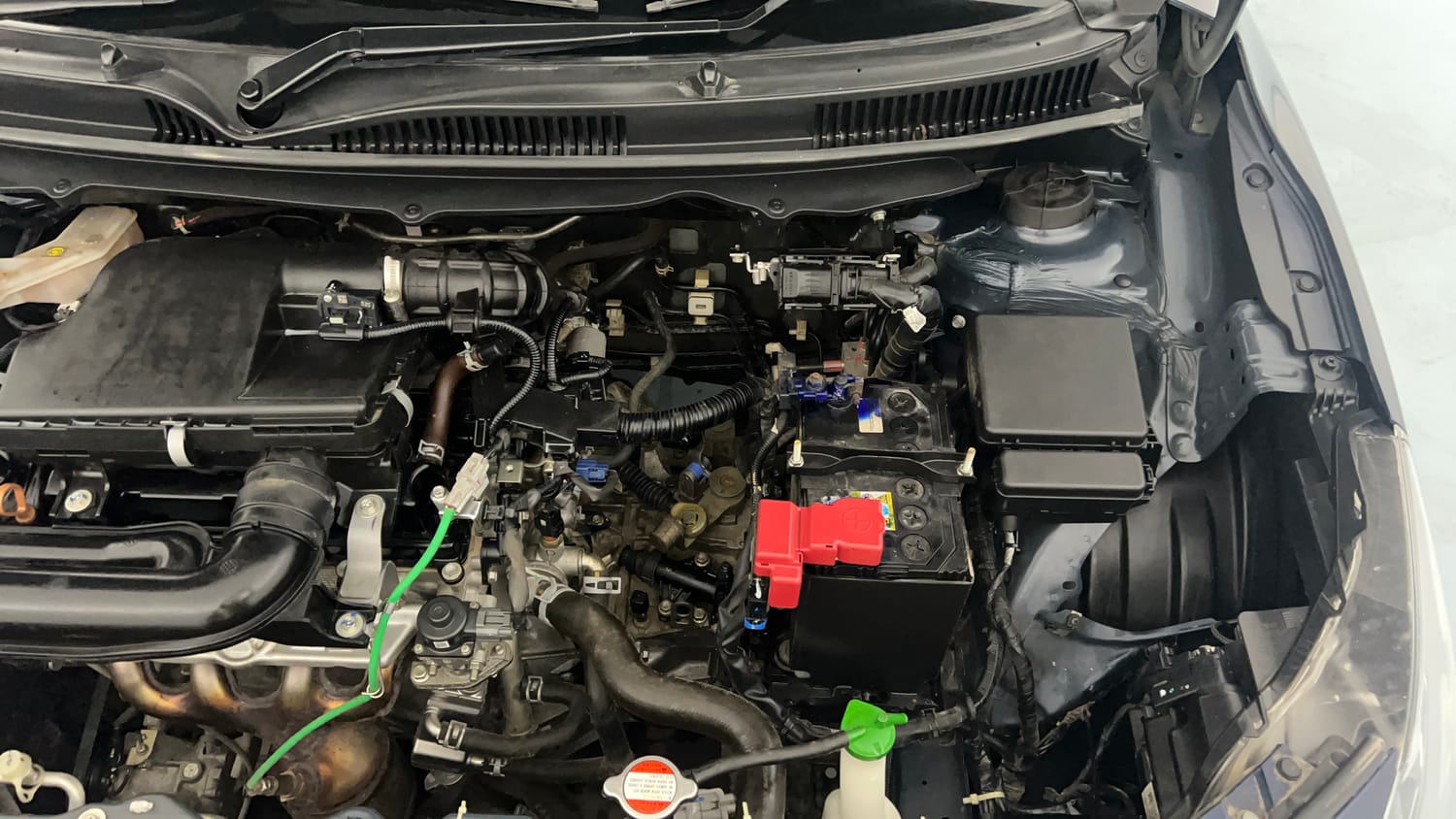 Used 2023 Maruti Suzuki Baleno Delta MT Petrol Manual engine ENGINE LEFT SIDE VIEW