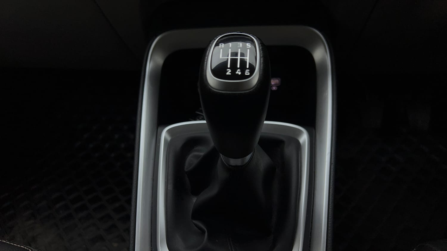 Used 2021 Kia Sonet HTX 1.5 Diesel Manual interior GEAR  KNOB VIEW