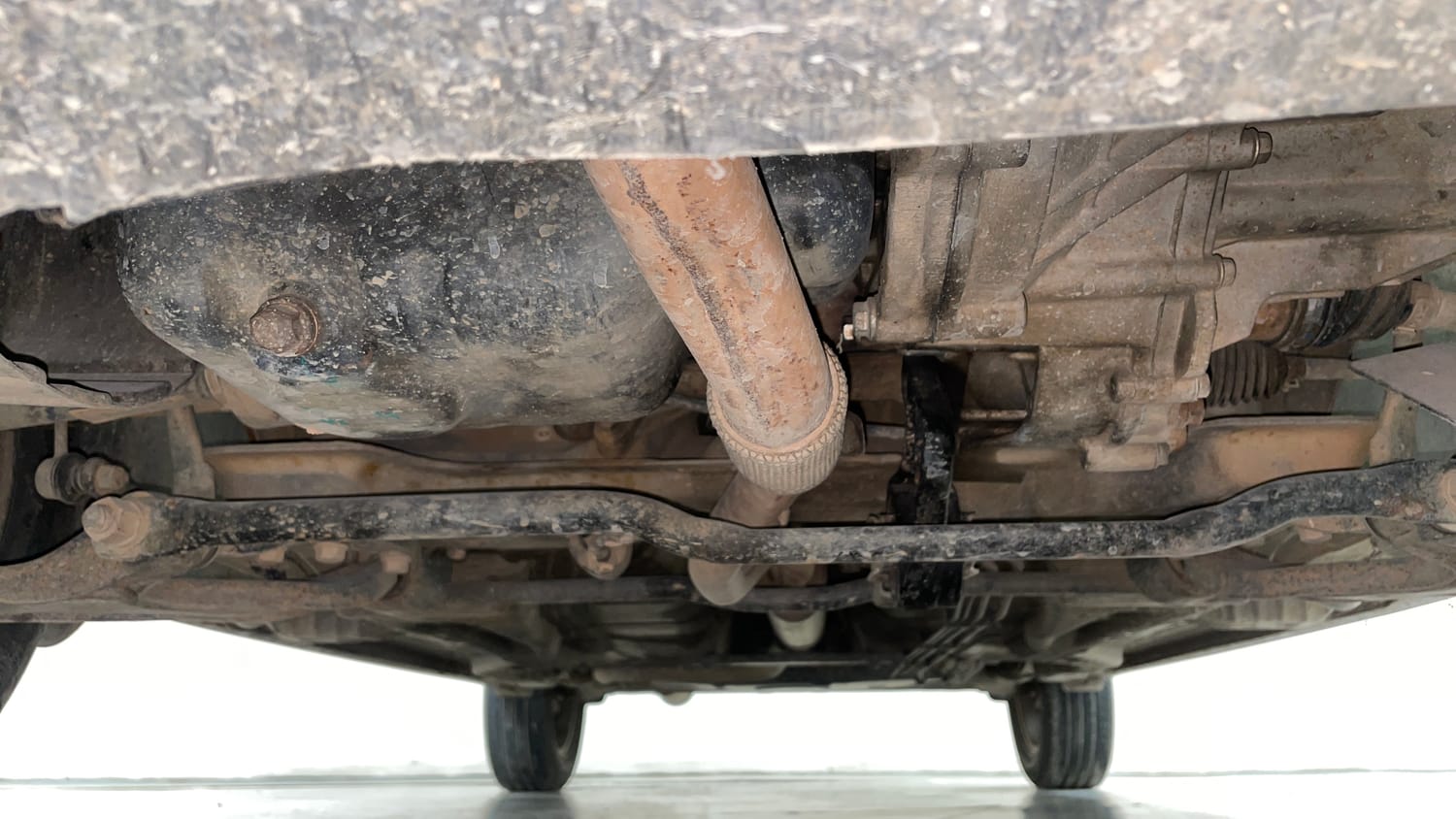 Used 2017 Tata Tigor Revotorq XZ (O) Diesel Manual extra FRONT LEFT UNDERBODY VIEW