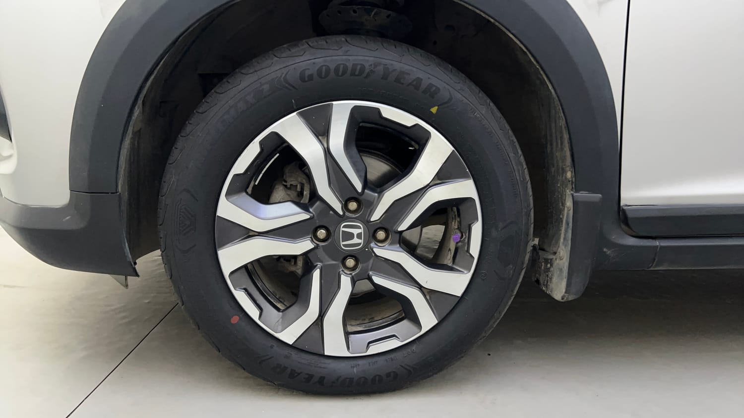 Used 2019 Honda WR-V VX MT Petrol Petrol Manual tyres LEFT FRONT TYRE RIM VIEW