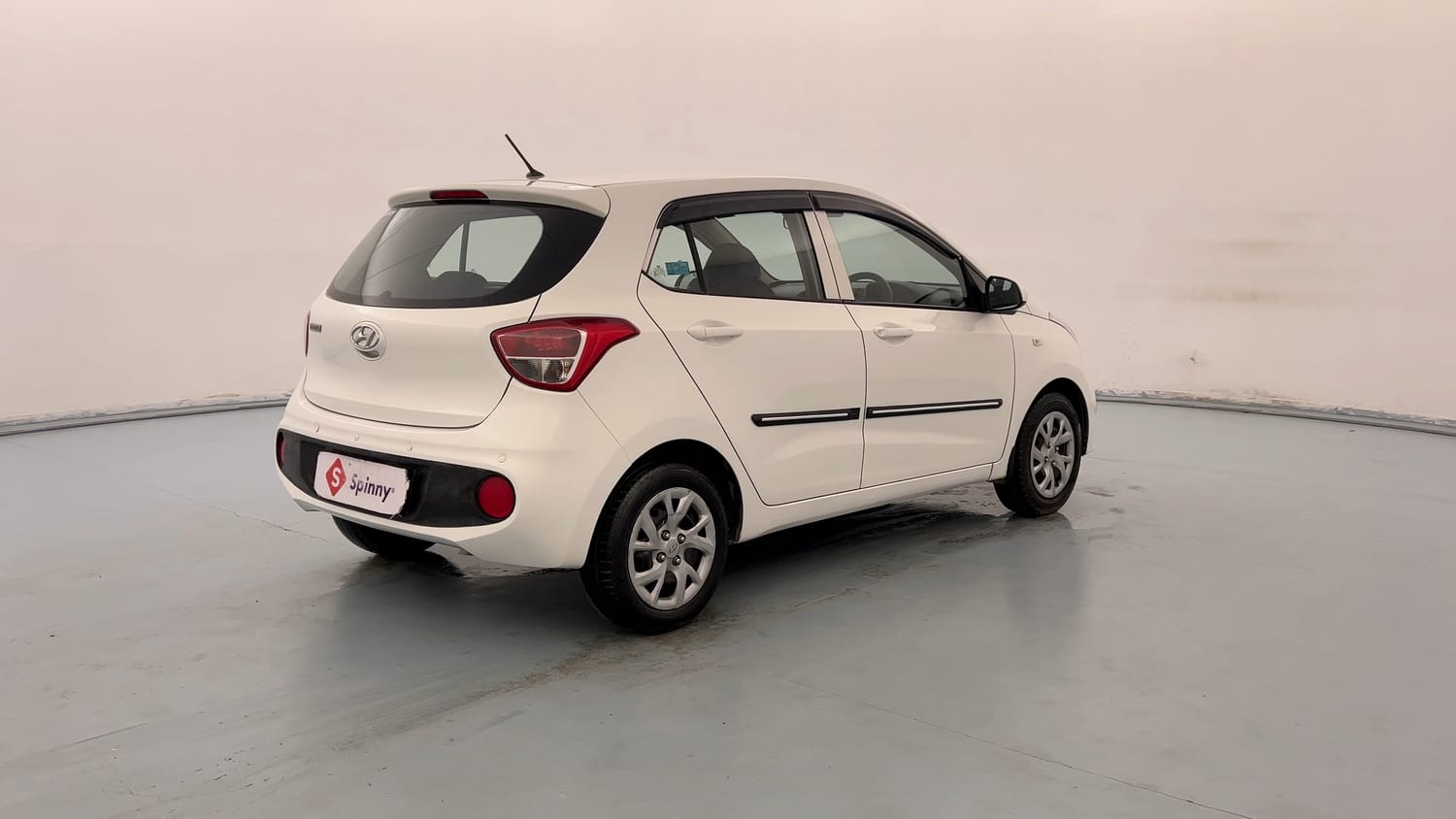 Used 2019 Hyundai Grand i10 Magna 1.2 Kappa VTVT Petrol Manual exterior RIGHT REAR CORNER VIEW