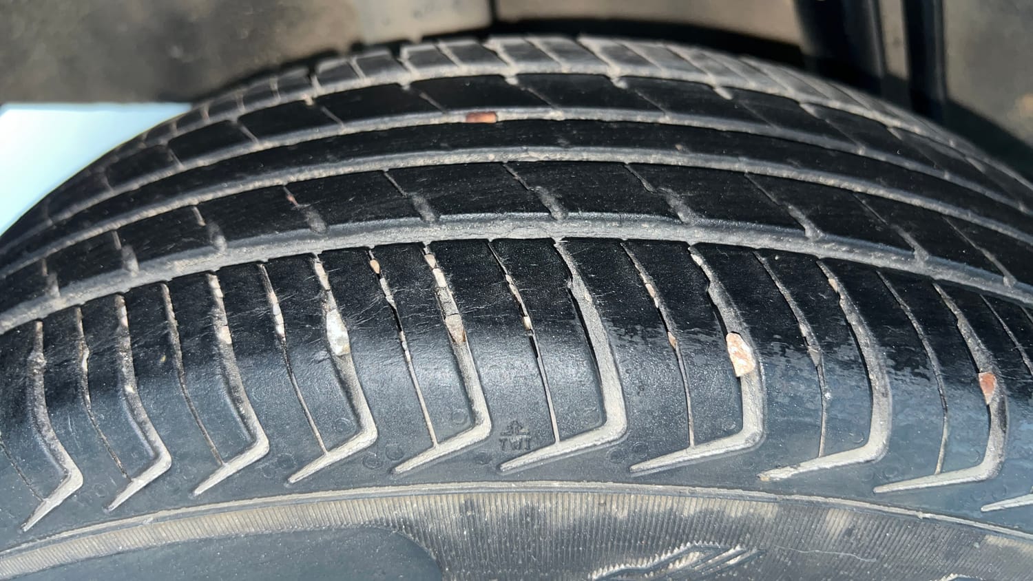 Used 2017 Renault Kwid RXT Live For More Edition 1.0 Petrol Manual tyres RIGHT REAR TYRE TREAD VIEW