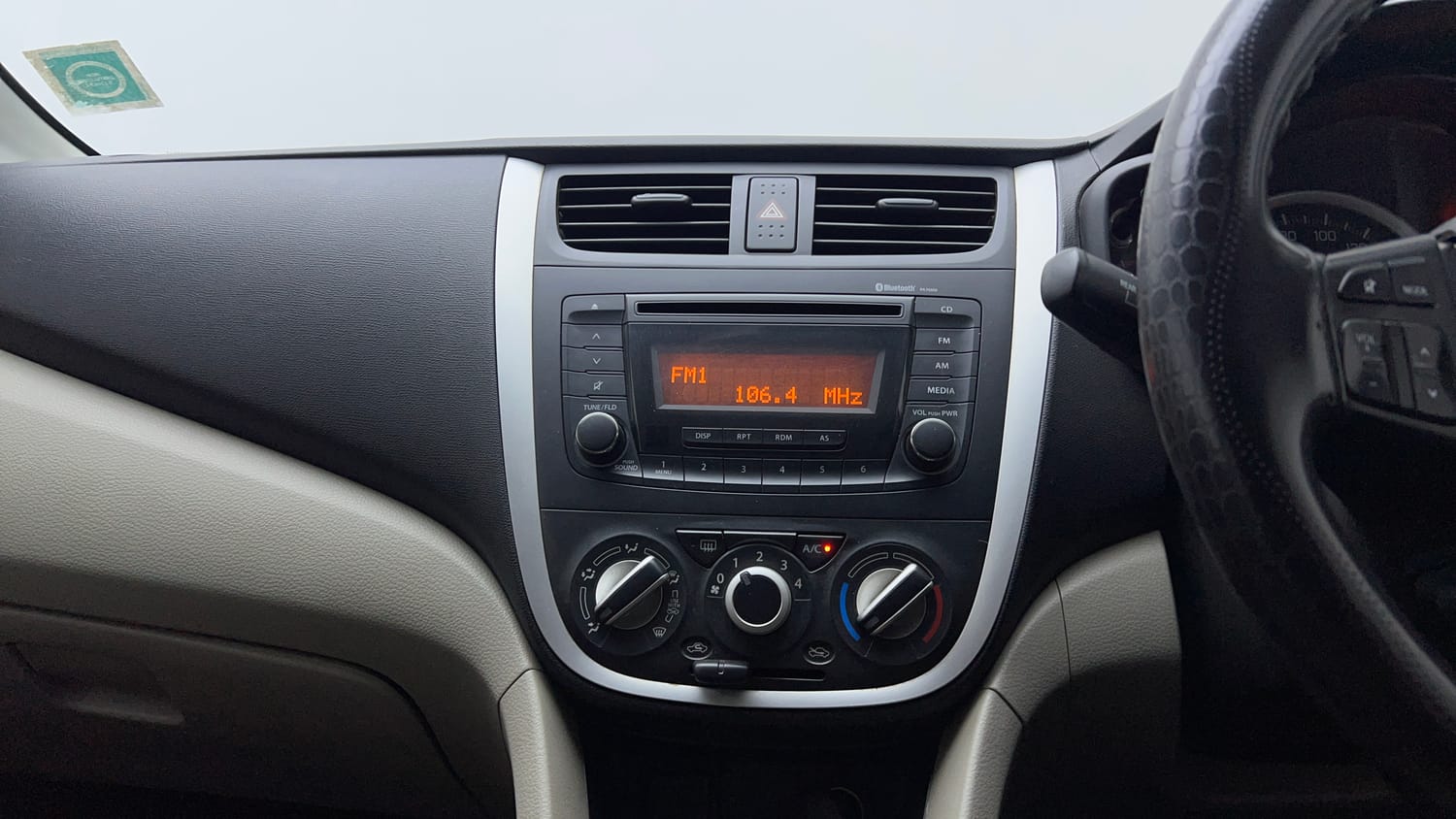 Used 2017 Maruti Suzuki Celerio ZXi AMT Petrol Automatic interior MUSIC SYSTEM & AC CONTROL VIEW