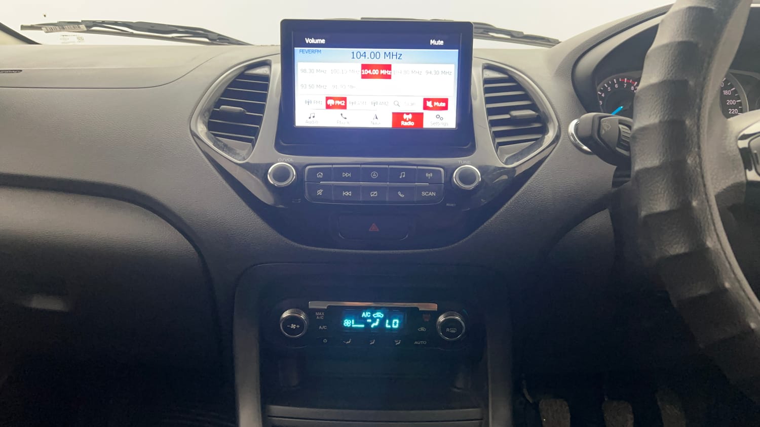 Used 2020 Ford Figo Titanium 1.2 Ti-VCT MT Petrol Manual interior MUSIC SYSTEM & AC CONTROL VIEW