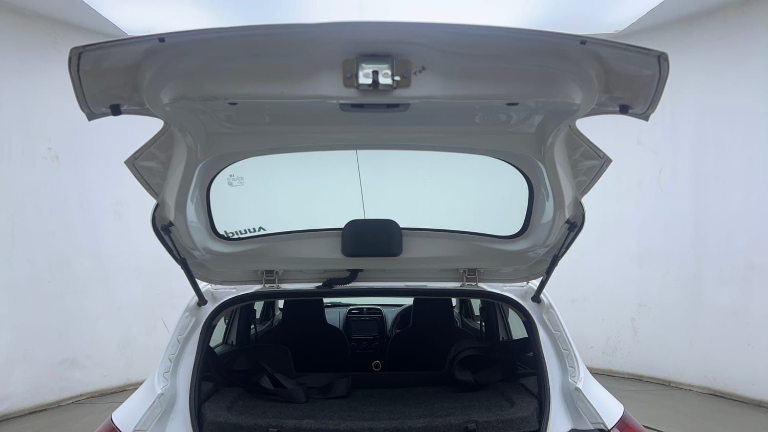 Used 2018 Renault Kwid 1.0 RXT AMT Opt Petrol Automatic interior DICKY DOOR OPEN VIEW