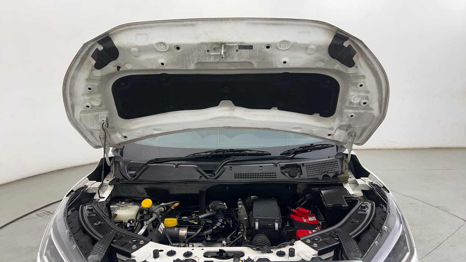 Used 2024 Nissan Magnite XV Premium Turbo CVT Petrol Automatic engine ENGINE & BONNET OPEN FRONT VIEW