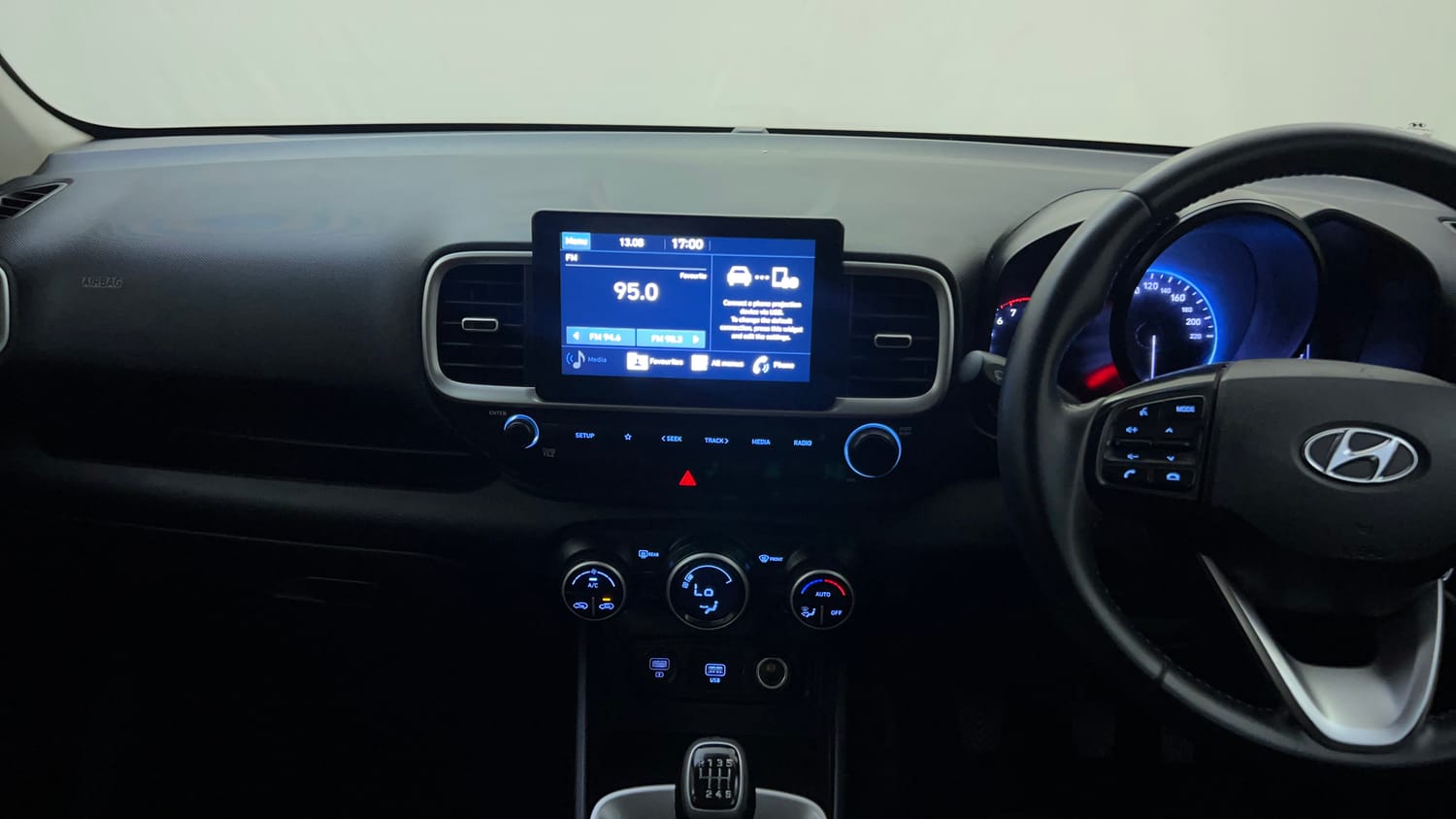 Used 2019 hyundai Venue SX 1.0 Turbo Petrol Petrol Manual interior MUSIC SYSTEM & AC CONTROL VIEW