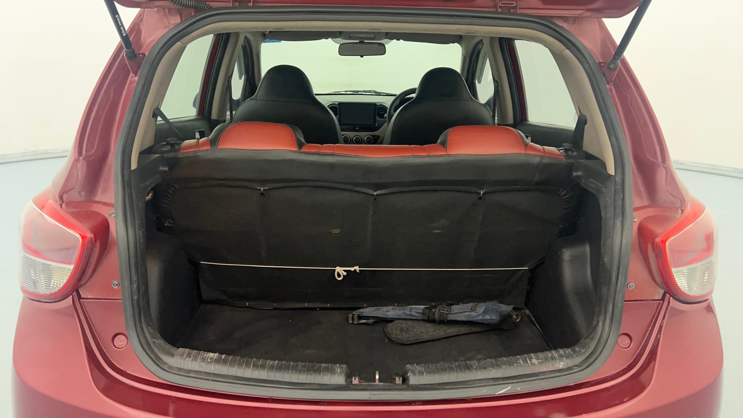 Used 2015 Hyundai Grand i10 Sportz 1.2 Kappa VTVT Petrol Manual interior DICKY INSIDE VIEW