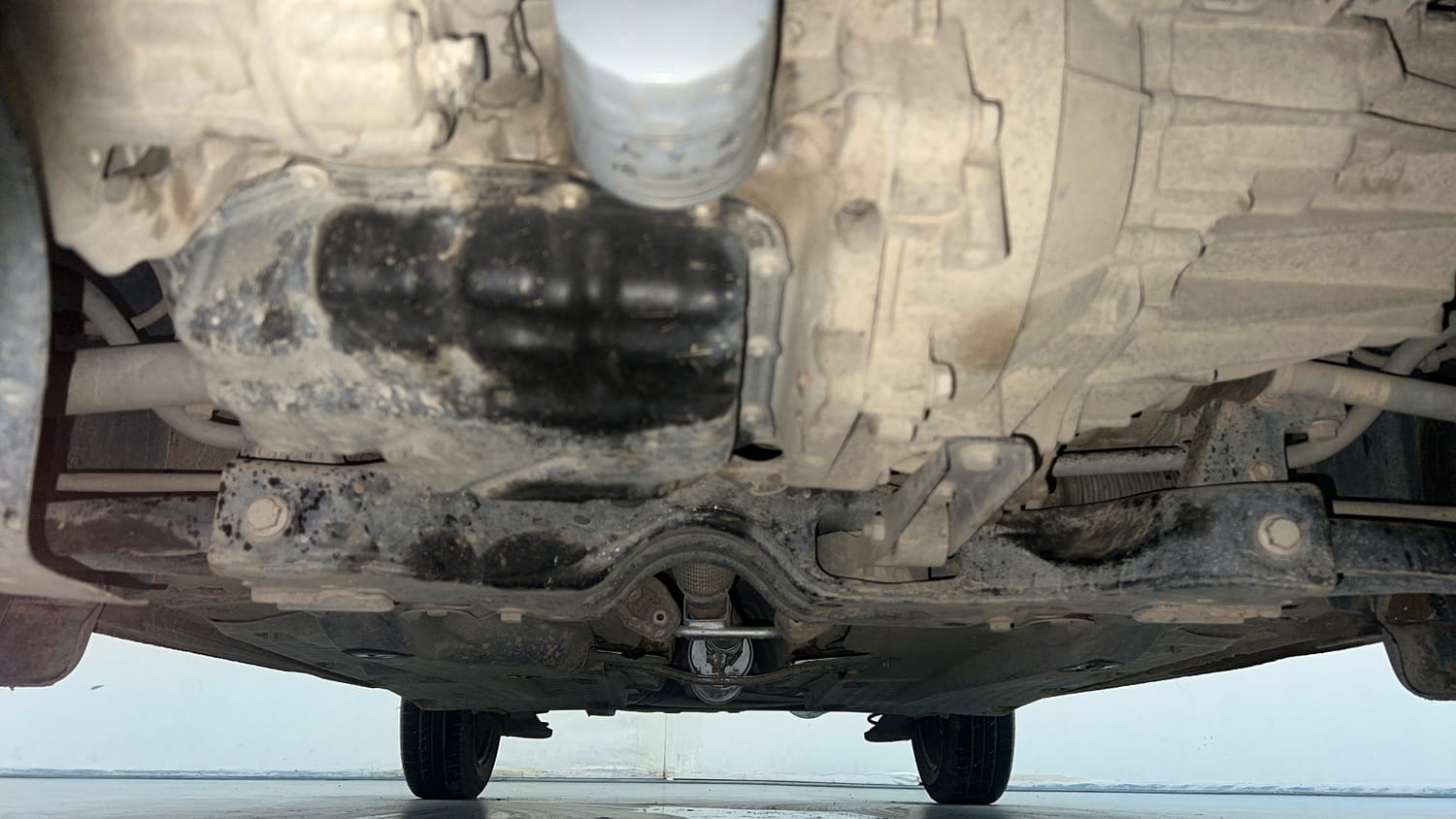 Used 2019 Volkswagen Ameo Comfortline 1.0L (P) Petrol Manual extra FRONT LEFT UNDERBODY VIEW