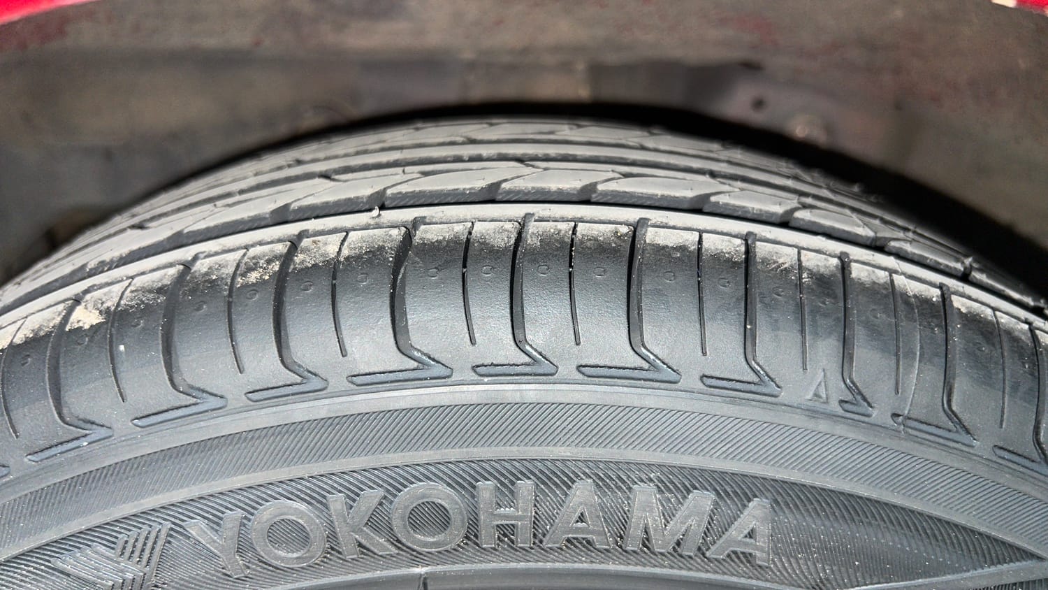 Used 2014 Hyundai Eon Magna + Petrol Manual tyres RIGHT REAR TYRE TREAD VIEW