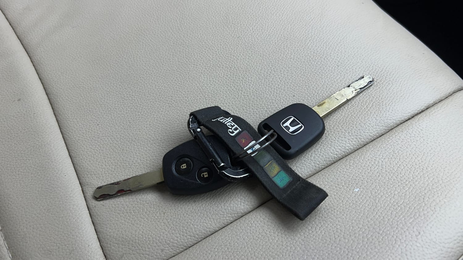 Used 2015 Honda Brio S MT Petrol Manual extra CAR KEY VIEW