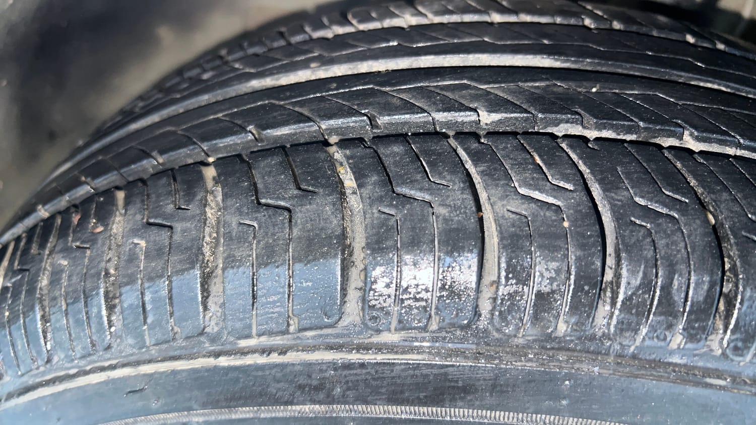 Used 2018 Tata Tiago XZ CNG (Outside Fitted) Cng Manual tyres RIGHT FRONT TYRE TREAD VIEW