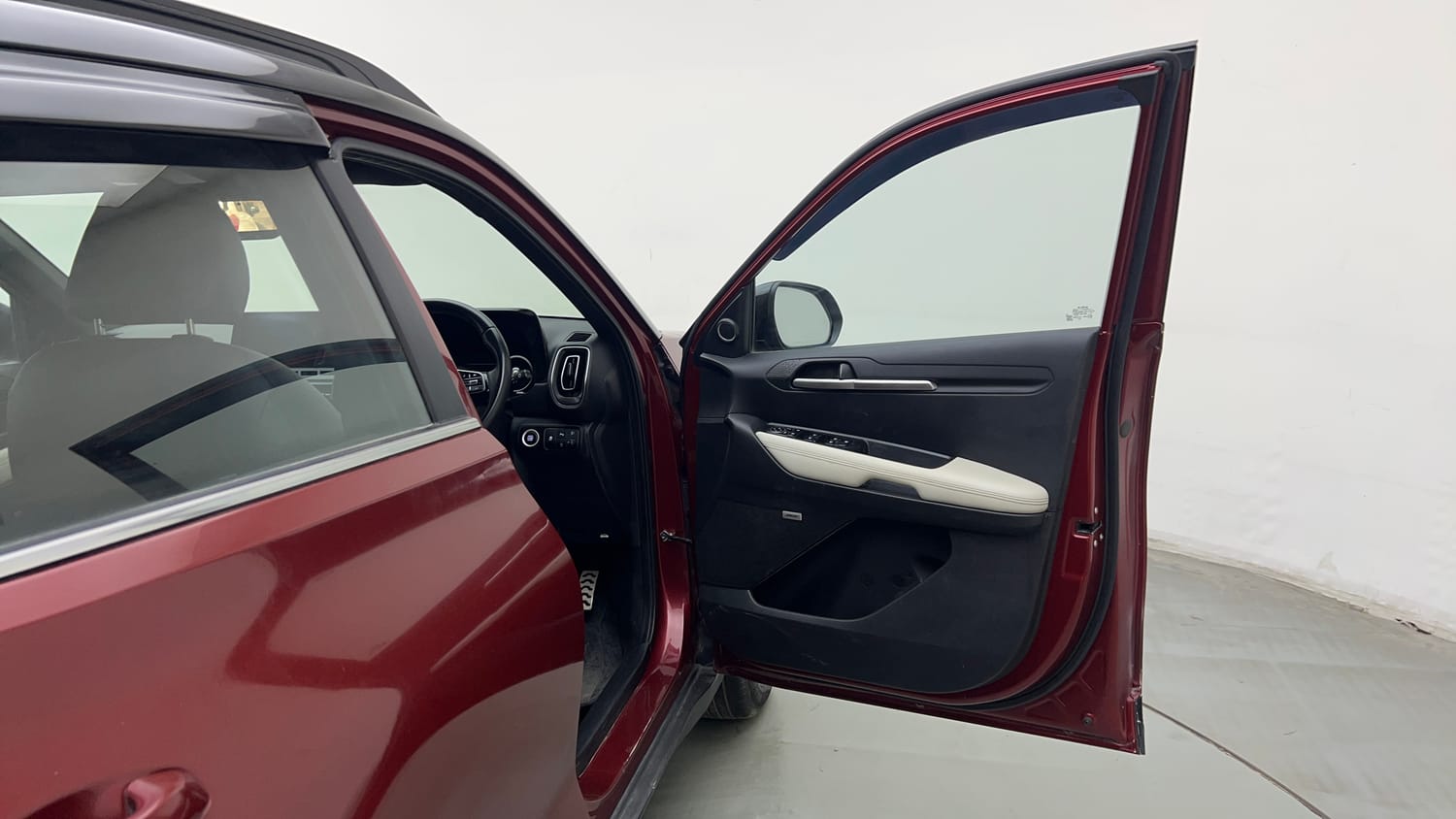 Used 2024 Kia Sonet GTX Plus 1.0 Turbo Petrol DCT Dual Tone Petrol Automatic interior RIGHT FRONT DOOR OPEN VIEW