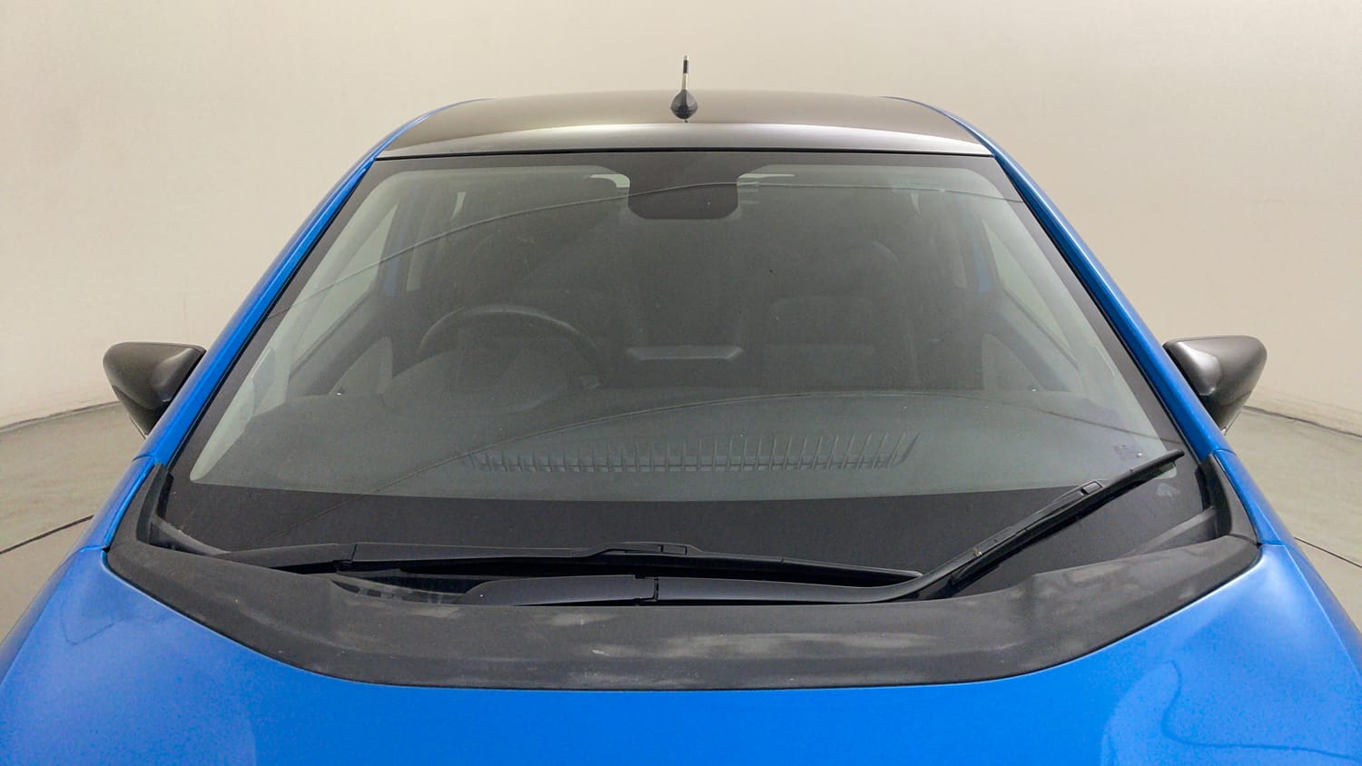 Used 2022 Tata Altroz XZ Plus Petrol Petrol Manual exterior FRONT WINDSHIELD VIEW