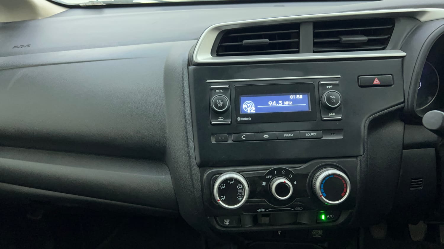 Used 2018 Honda WR-V S MT Petrol Petrol Manual interior MUSIC SYSTEM & AC CONTROL VIEW