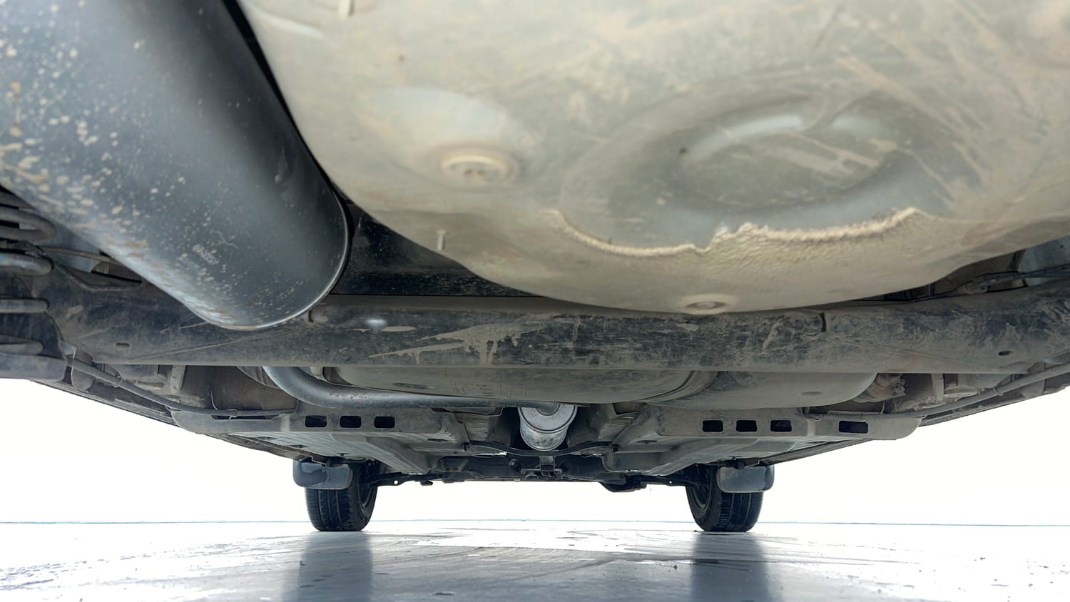 Used 2019 Volkswagen Ameo Comfortline 1.0L (P) Petrol Manual extra REAR UNDERBODY VIEW (TAKEN FROM REAR)