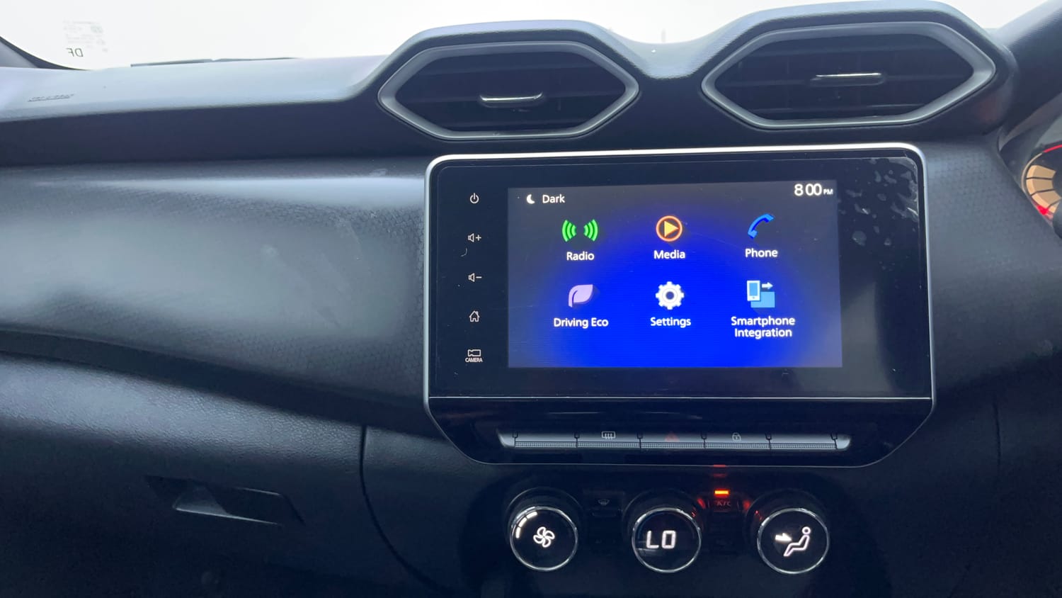 Used 2023 Nissan Magnite XV Premium Turbo Petrol Manual interior MUSIC SYSTEM & AC CONTROL VIEW