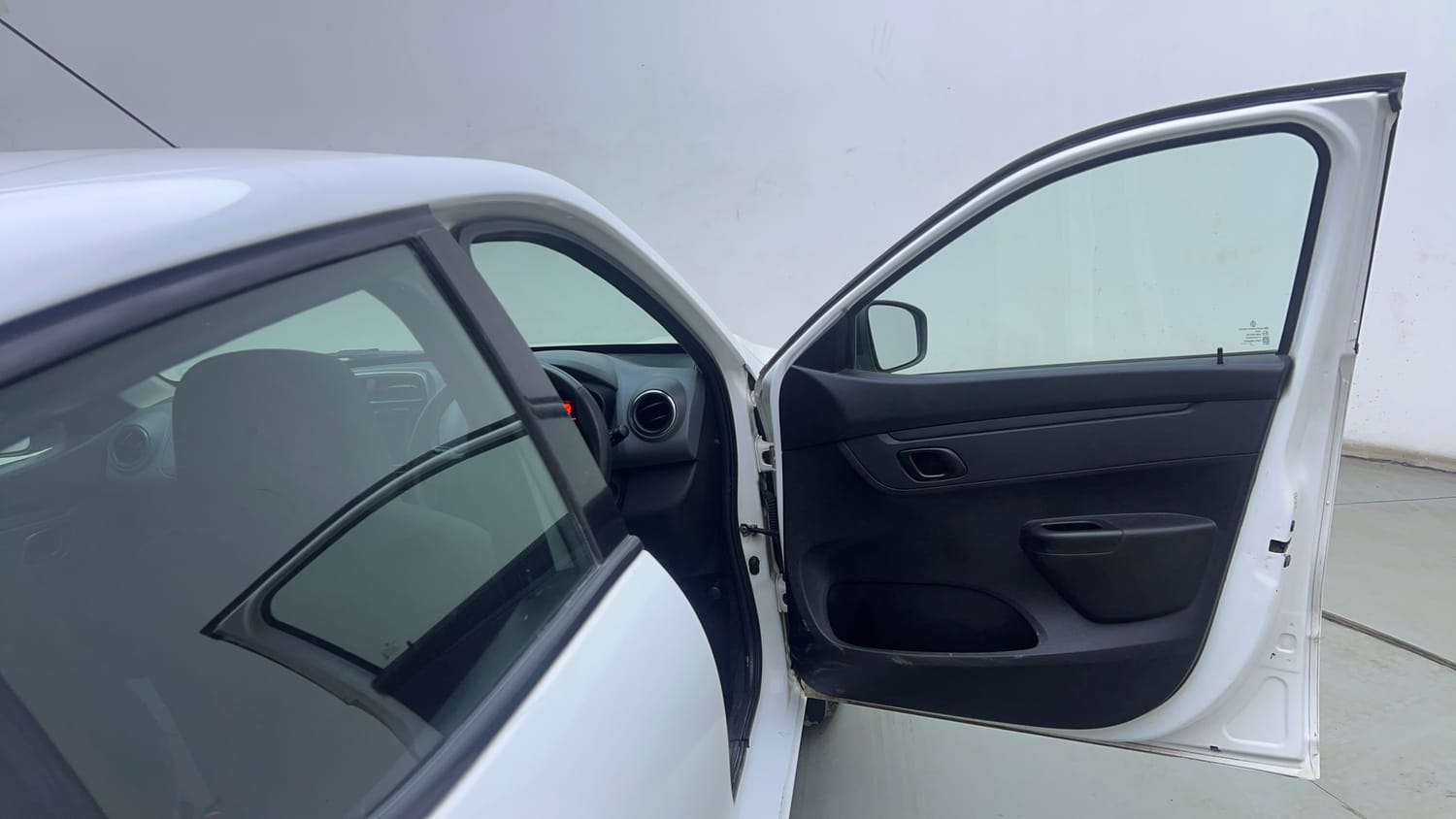 Used 2018 Renault Kwid 1.0 RXT AMT Opt Petrol Automatic interior RIGHT FRONT DOOR OPEN VIEW