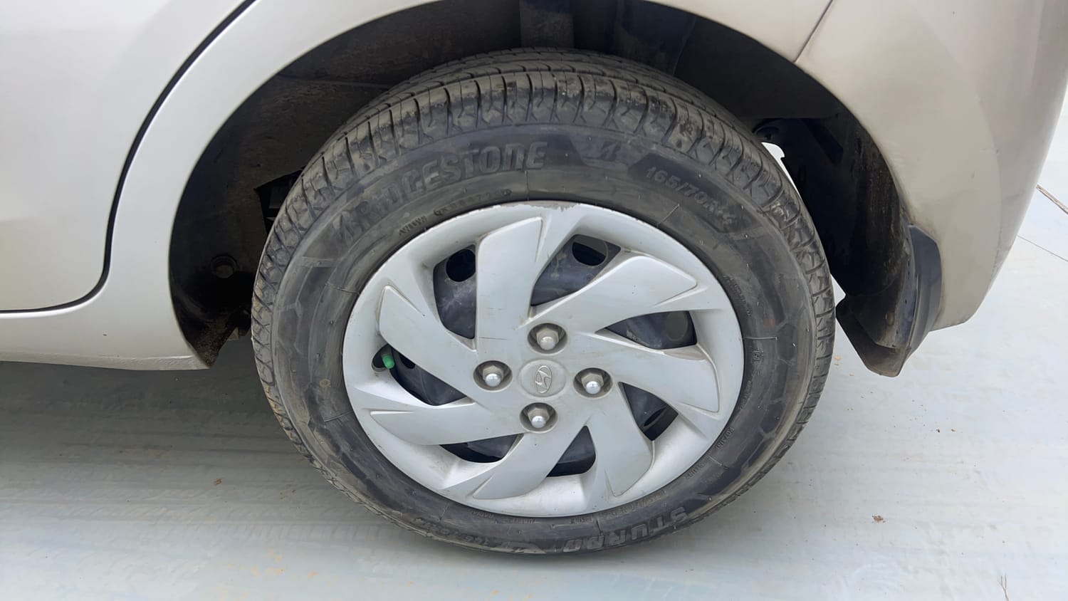 Used 2020 Hyundai Santro Sportz AMT Petrol Automatic tyres LEFT REAR TYRE RIM VIEW