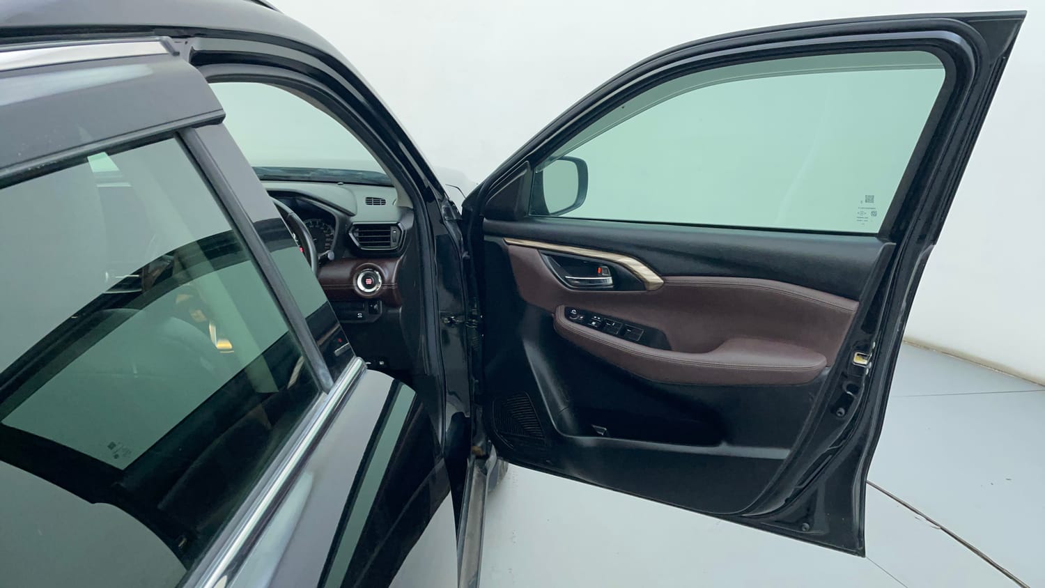 Used 2023 Maruti Suzuki Grand Vitara Alpha Smart Hybrid Petrol Manual interior RIGHT FRONT DOOR OPEN VIEW