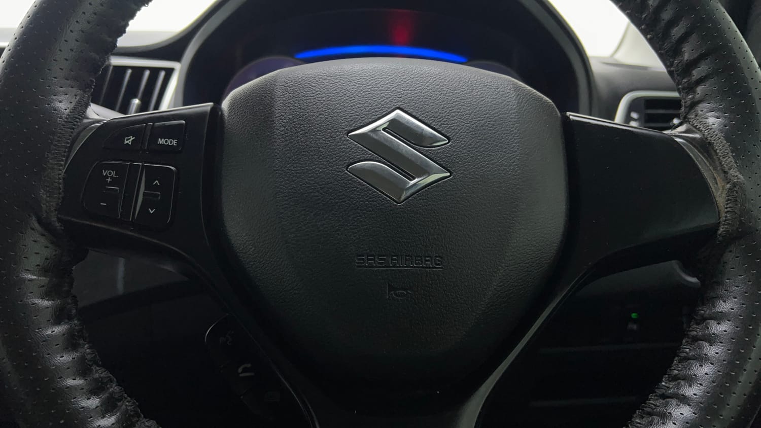 Used 2017 Maruti Suzuki Baleno Alpha 1.2 Petrol Manual top_features Airbags