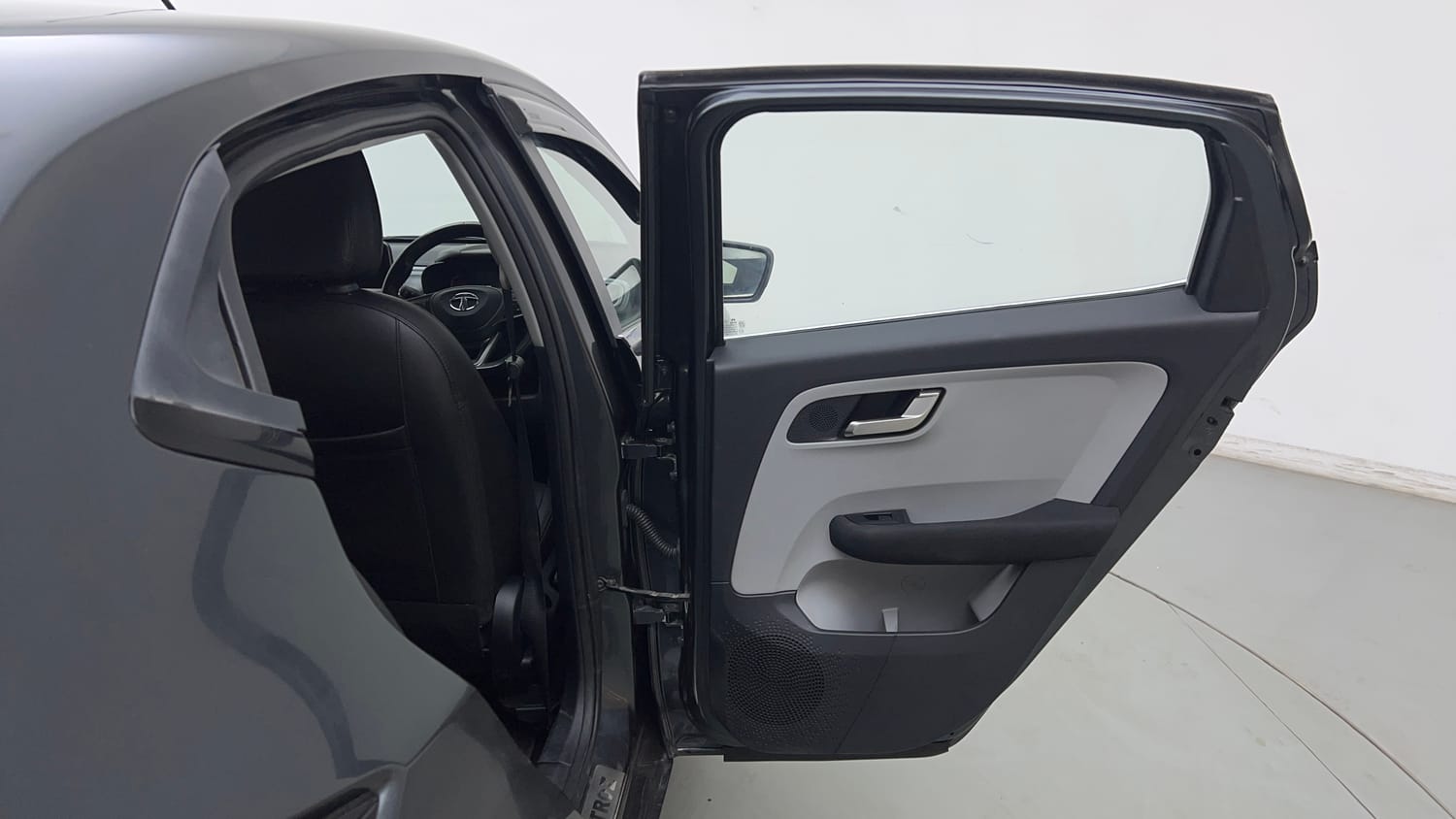 Used 2020 Tata Altroz XZ Petrol Petrol Manual interior RIGHT REAR DOOR OPEN VIEW