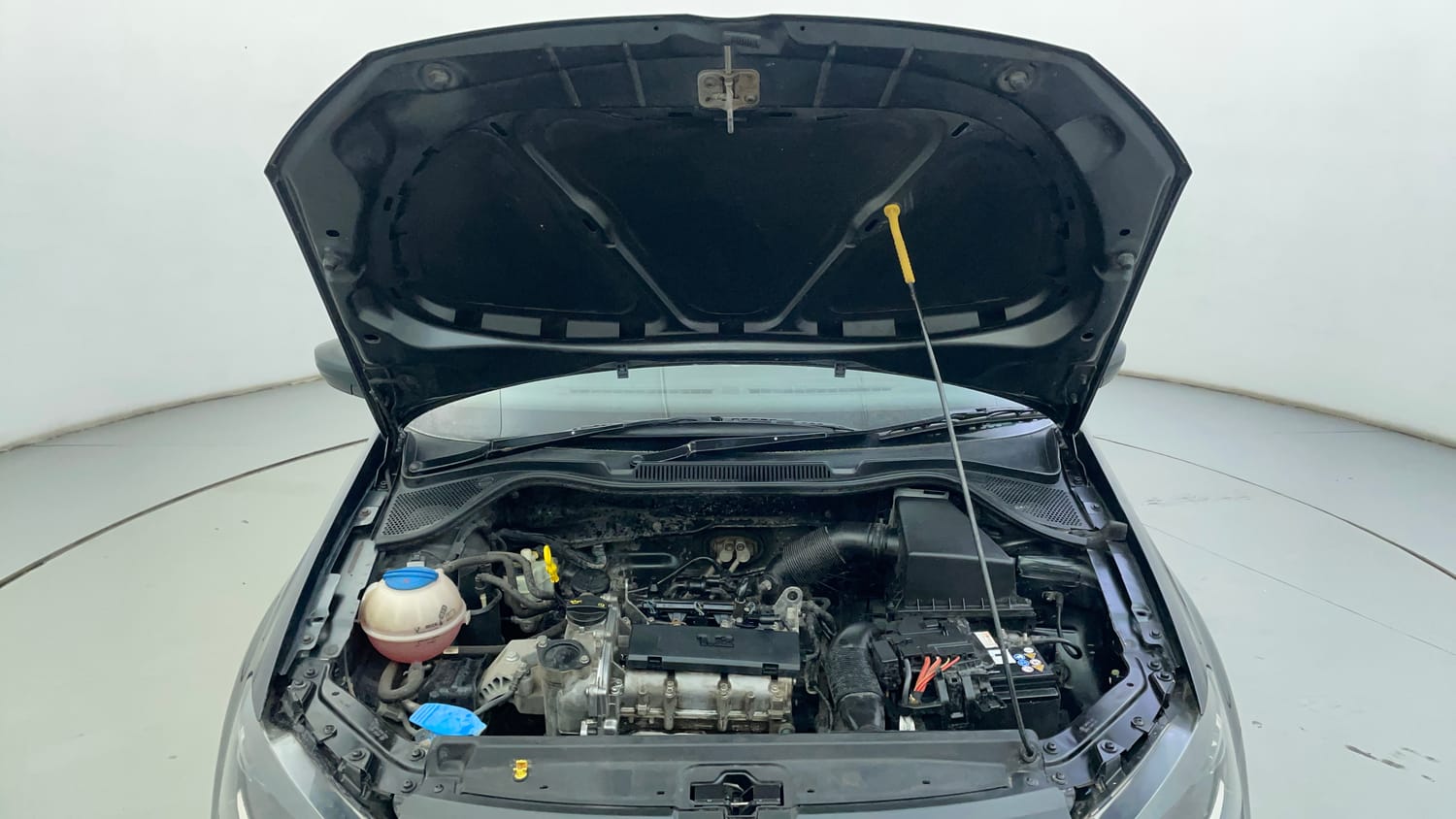 Used 2016 Volkswagen Ameo Highline1.2L (P) Petrol Manual engine ENGINE & BONNET OPEN FRONT VIEW