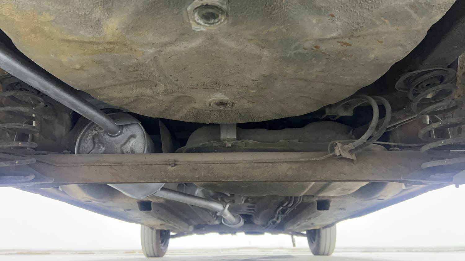 Used 2016 Renault Kwid RXT Petrol Manual extra REAR UNDERBODY VIEW (TAKEN FROM REAR)