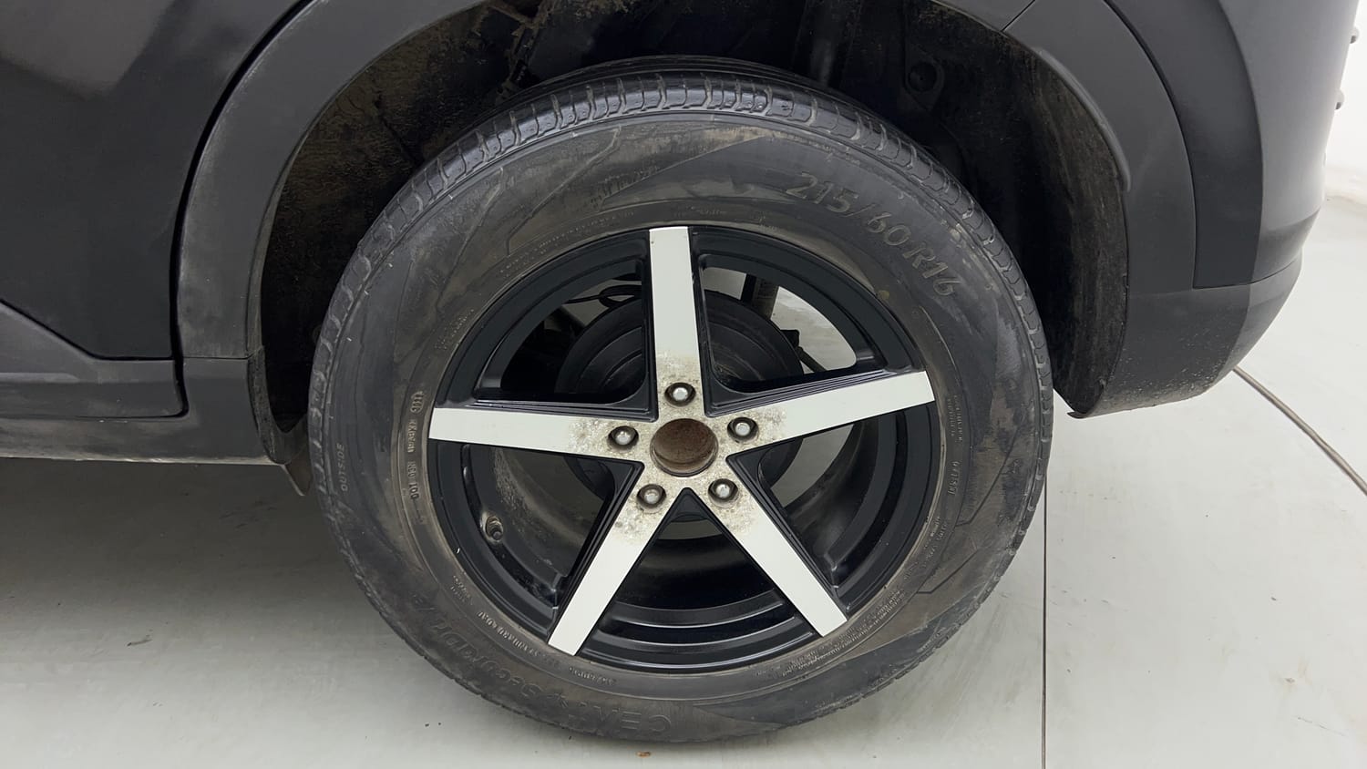 Used 2022 Hyundai Venue SX 1.2 Petrol Petrol Manual tyres LEFT REAR TYRE RIM VIEW