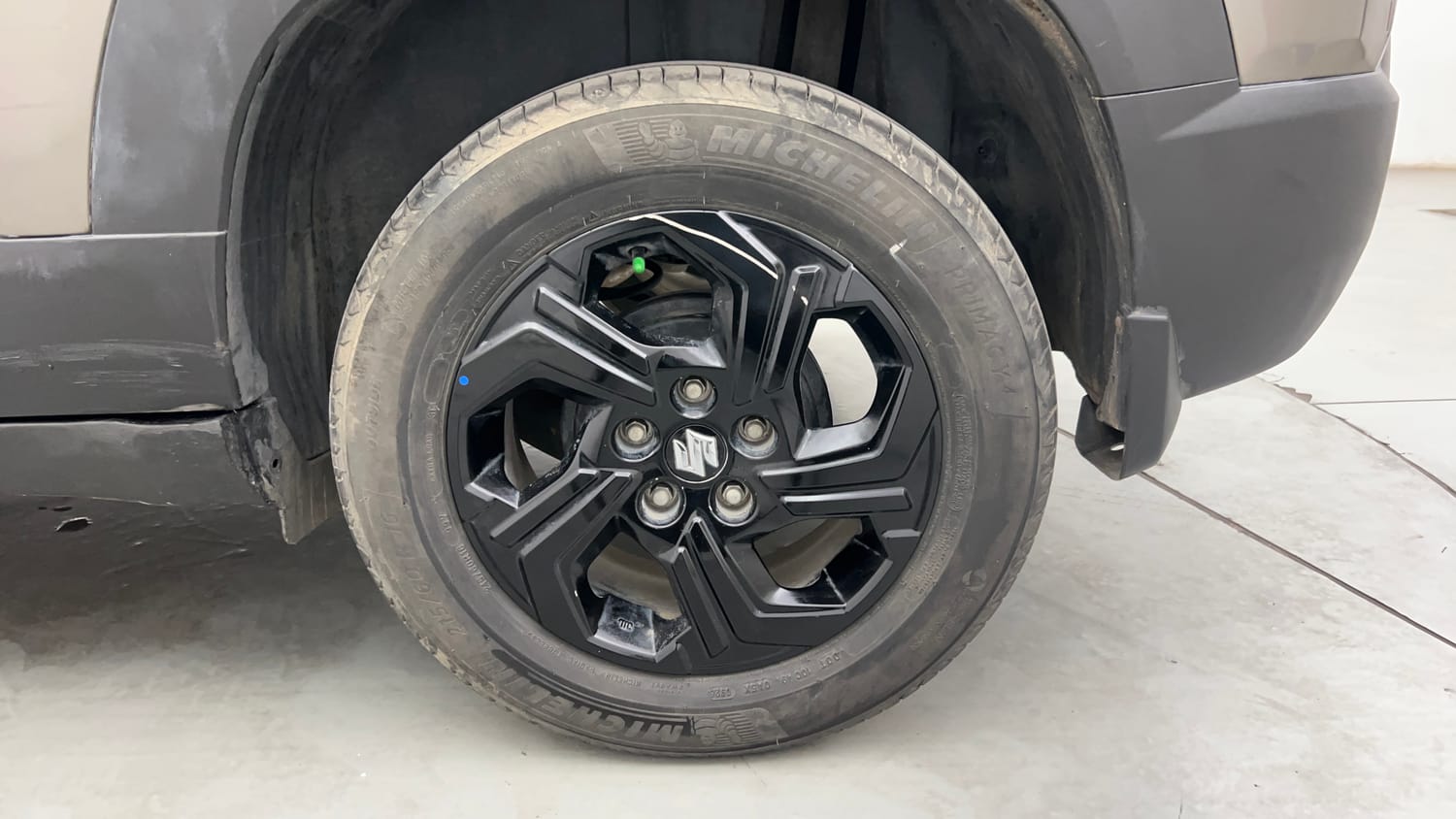 Used 2023 Maruti Suzuki Brezza ZXi Petrol Manual tyres LEFT REAR TYRE RIM VIEW