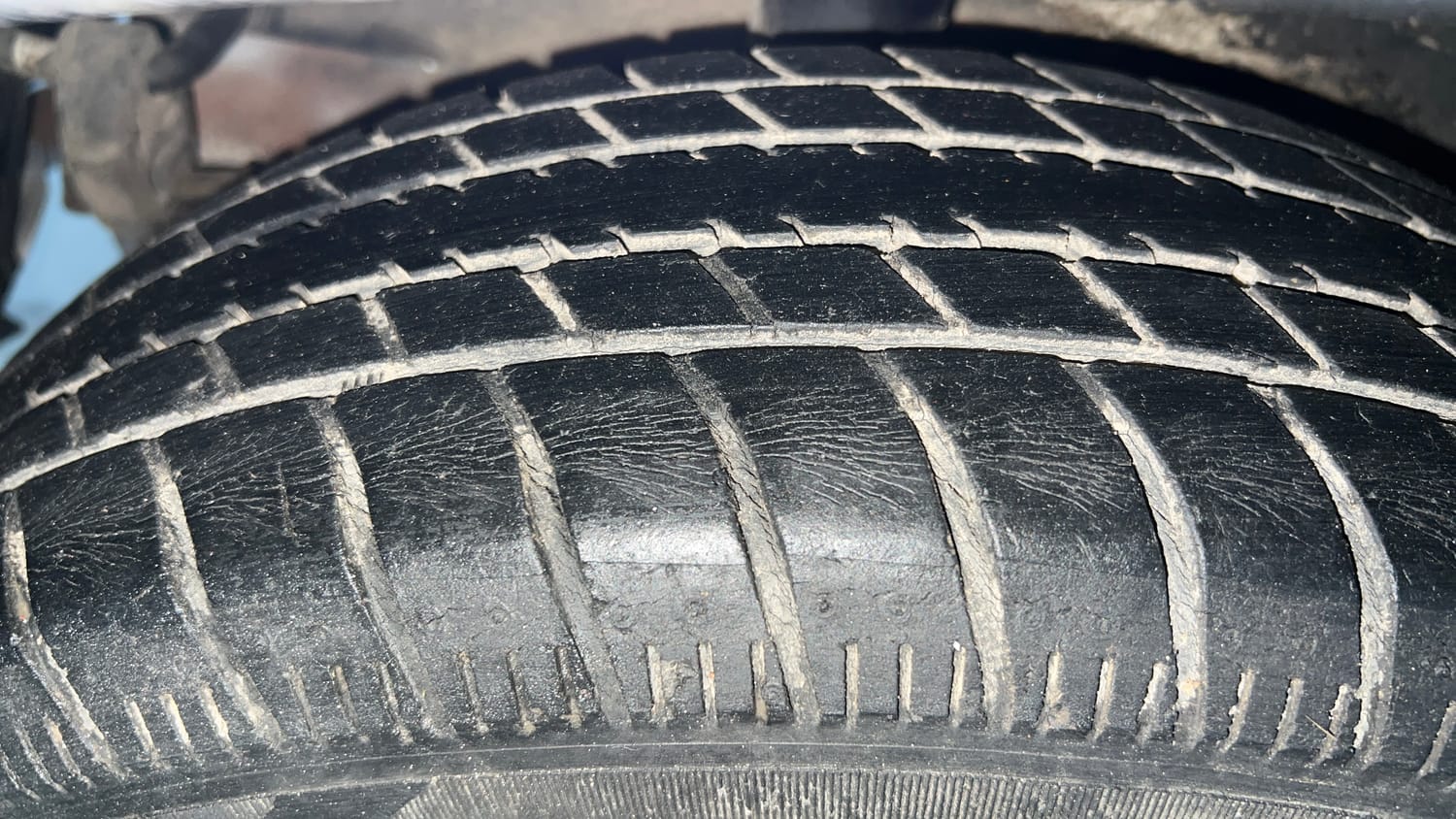 Used 2017 Maruti Suzuki Celerio ZXi AMT Petrol Automatic tyres RIGHT REAR TYRE TREAD VIEW
