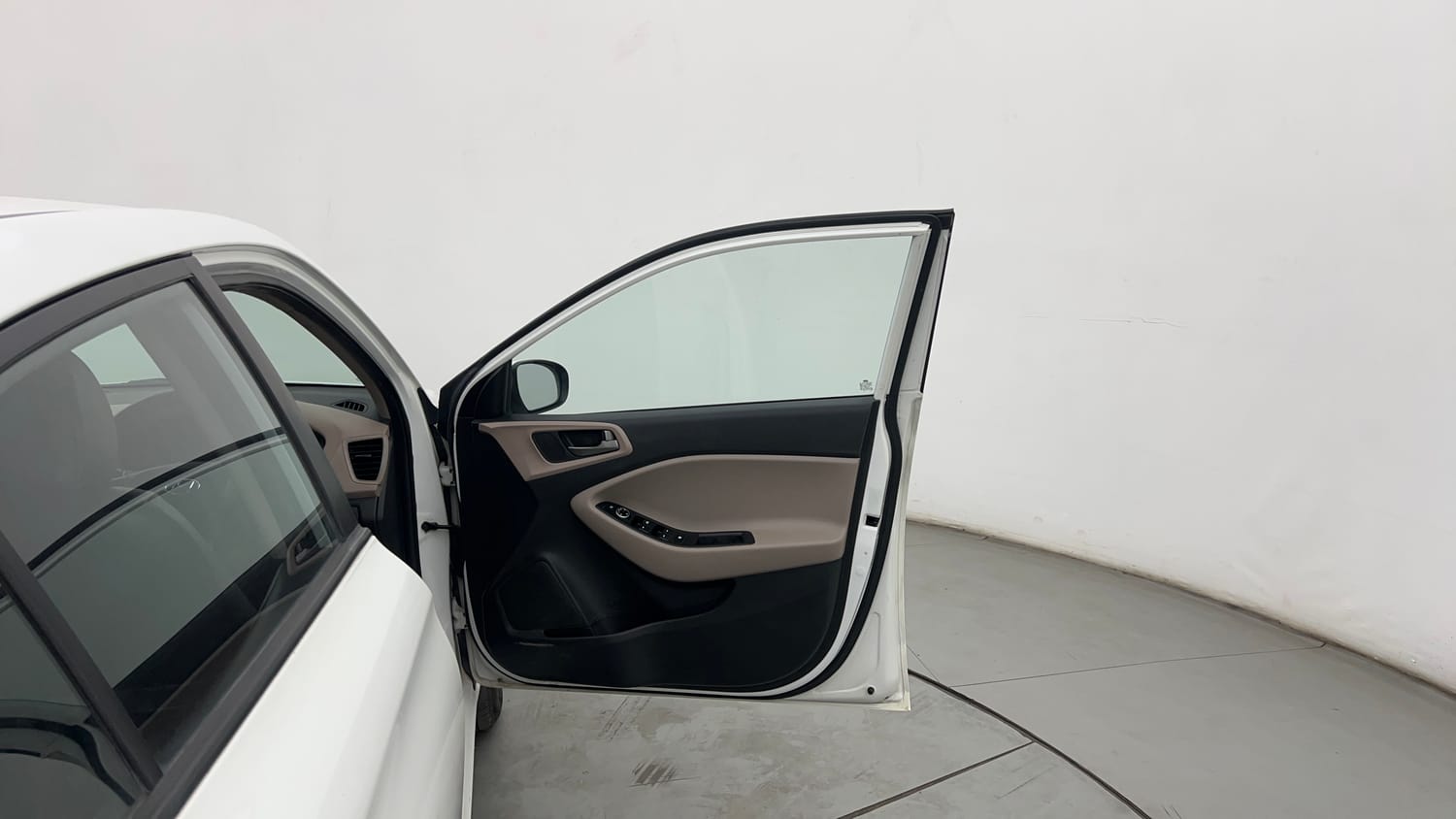 Used 2017 Hyundai Elite i20 Asta 1.2 Petrol Manual interior RIGHT FRONT DOOR OPEN VIEW