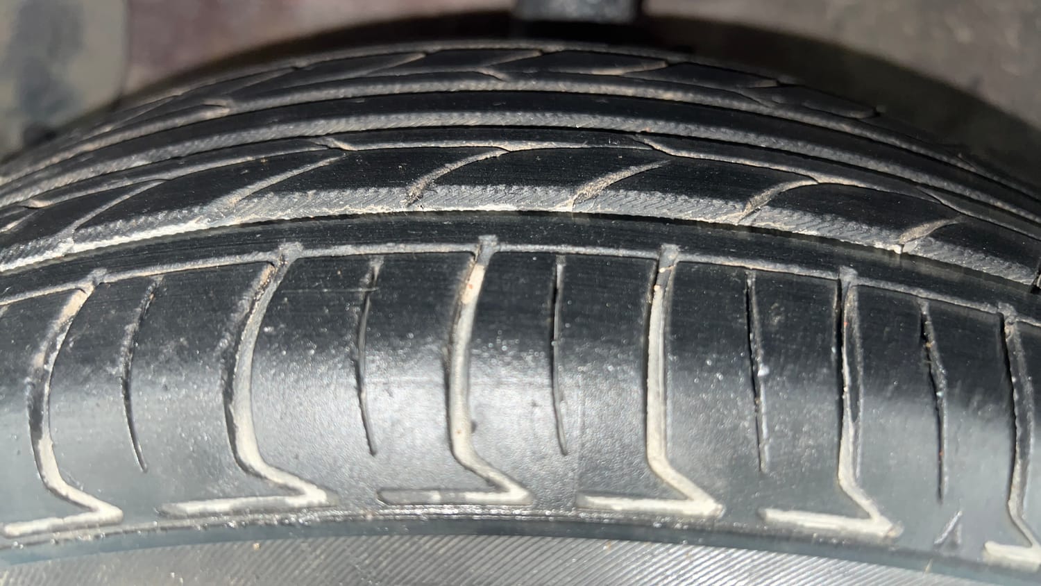 Used 2015 Hyundai Grand i10 Sportz 1.2 Kappa VTVT Petrol Manual tyres LEFT FRONT TYRE TREAD VIEW