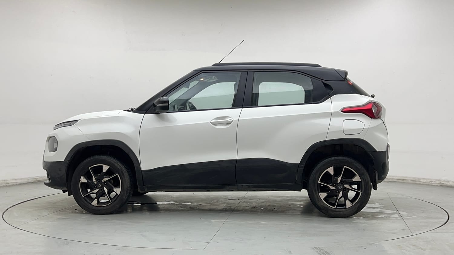 Used 2022 Tata Punch Creative AMT Petrol Automatic exterior LEFT SIDE VIEW