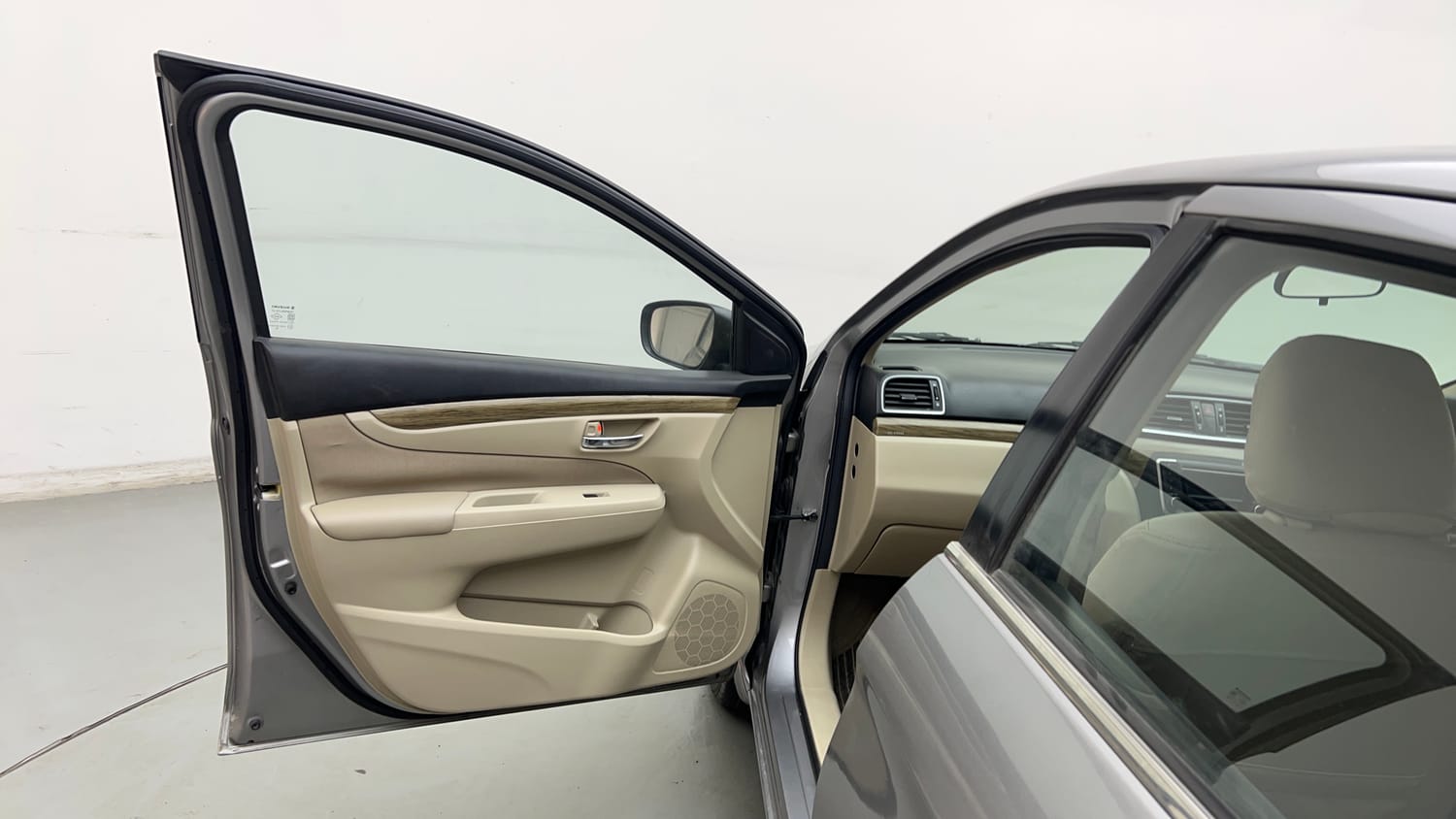 Used 2018 Maruti Suzuki Ciaz Delta Hybrid 1.5 Petrol Manual interior LEFT FRONT DOOR OPEN VIEW