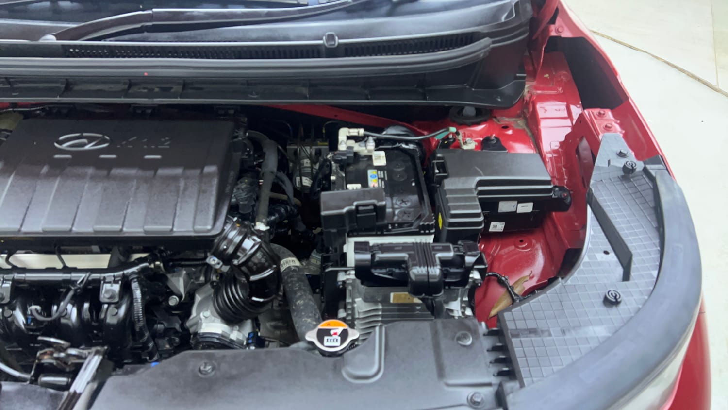 Used 2024 Hyundai Exter SX (O) Connect 1.2 AMT Petrol Automatic engine ENGINE LEFT SIDE VIEW