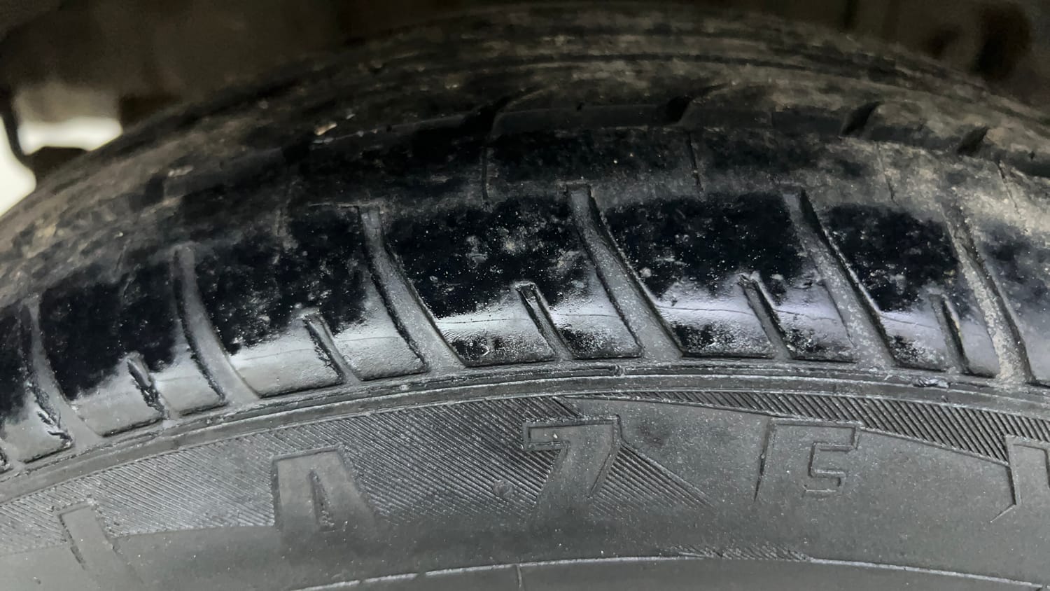 Used 2022 Tata Tigor XZ CNG Cng Manual tyres RIGHT REAR TYRE TREAD VIEW