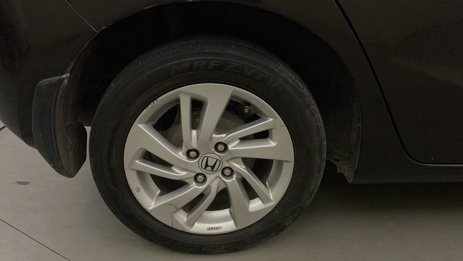 Used 2016 Honda Jazz VX Diesel Diesel Manual tyres RIGHT REAR TYRE RIM VIEW