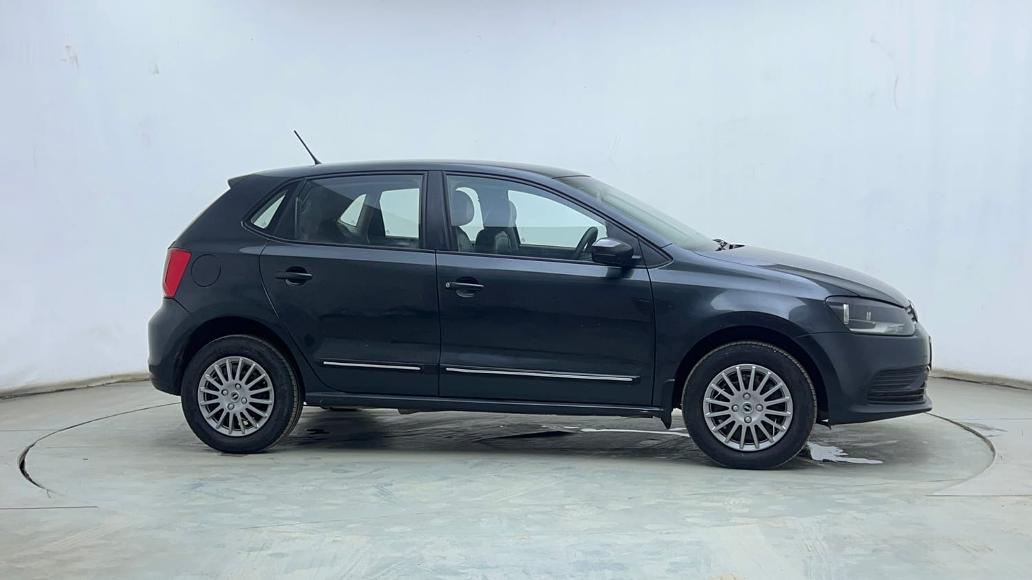 Used 2020 Volkswagen Polo Trendline 1.0L (P) Petrol Manual exterior RIGHT SIDE VIEW