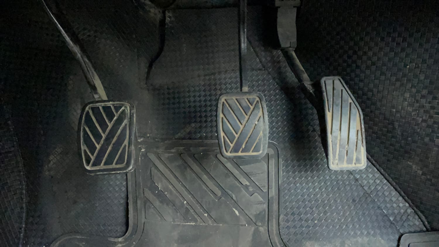 Used 2022 Maruti Suzuki Swift VXi Petrol Manual interior PEDALS VIEW