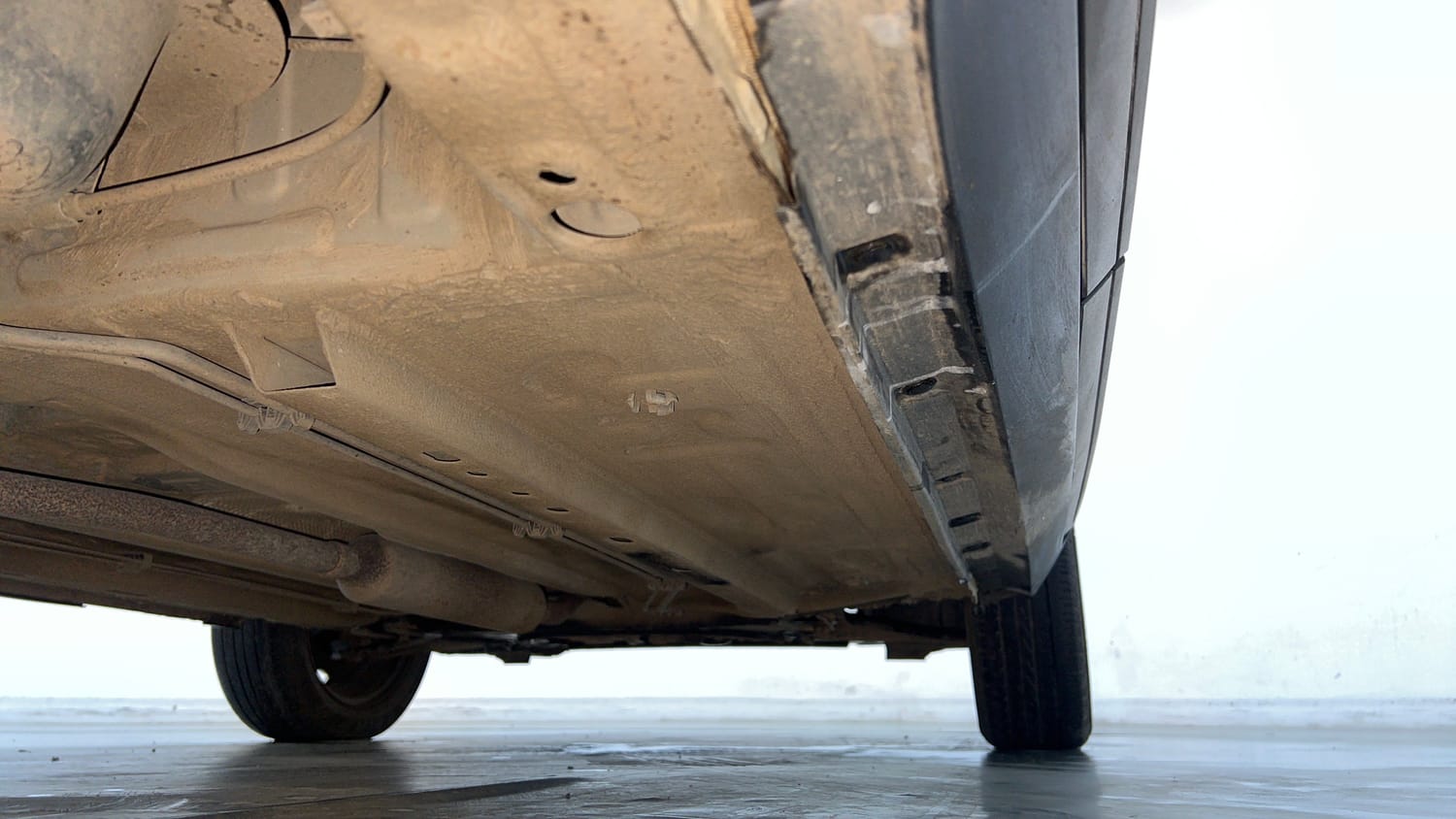 Used 2023 Nissan Magnite XL Petrol Manual extra REAR RIGHT UNDERBODY VIEW