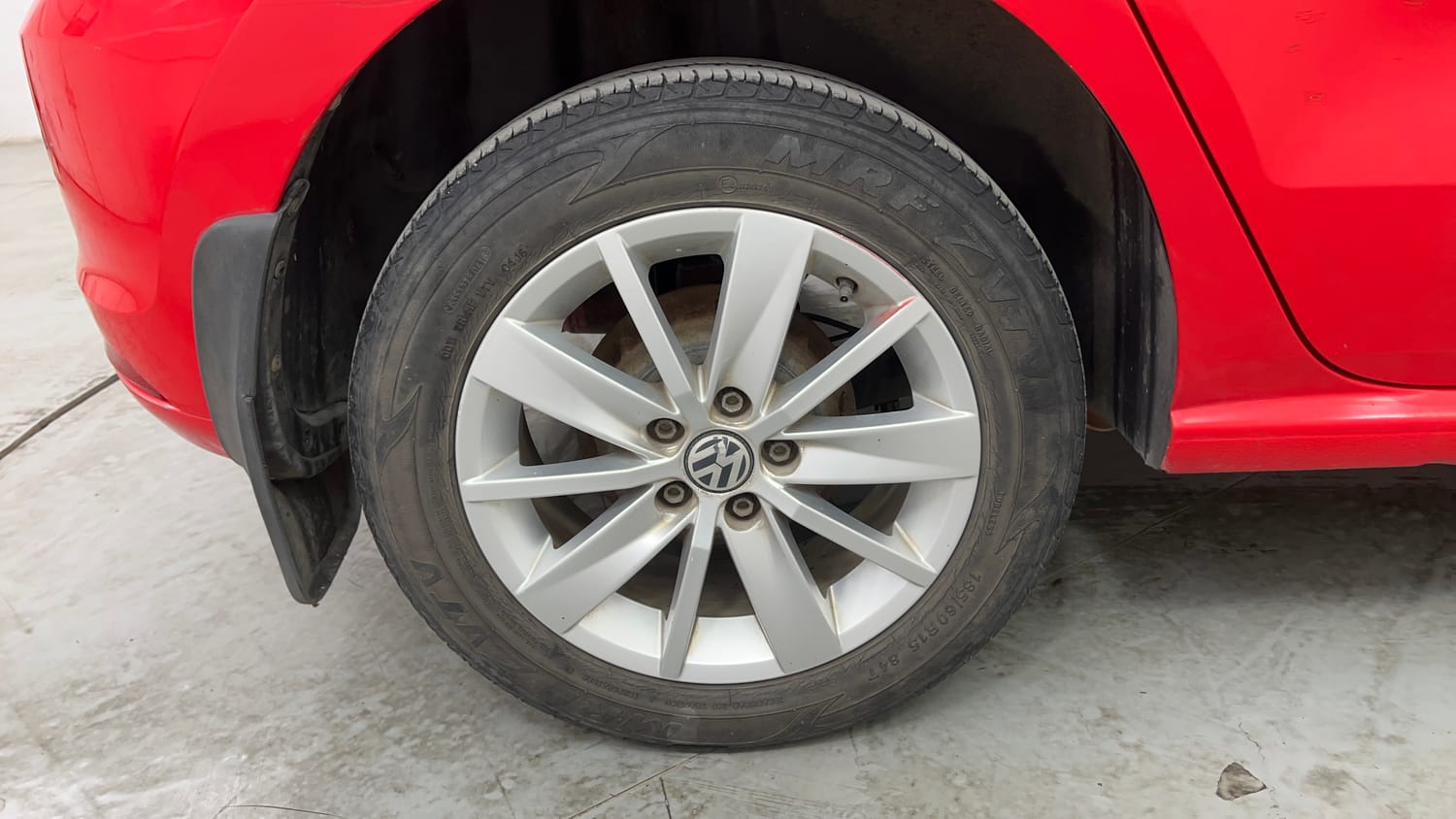 Used 2016 Volkswagen Polo Highline1.2L (P) Petrol Manual tyres RIGHT REAR TYRE RIM VIEW