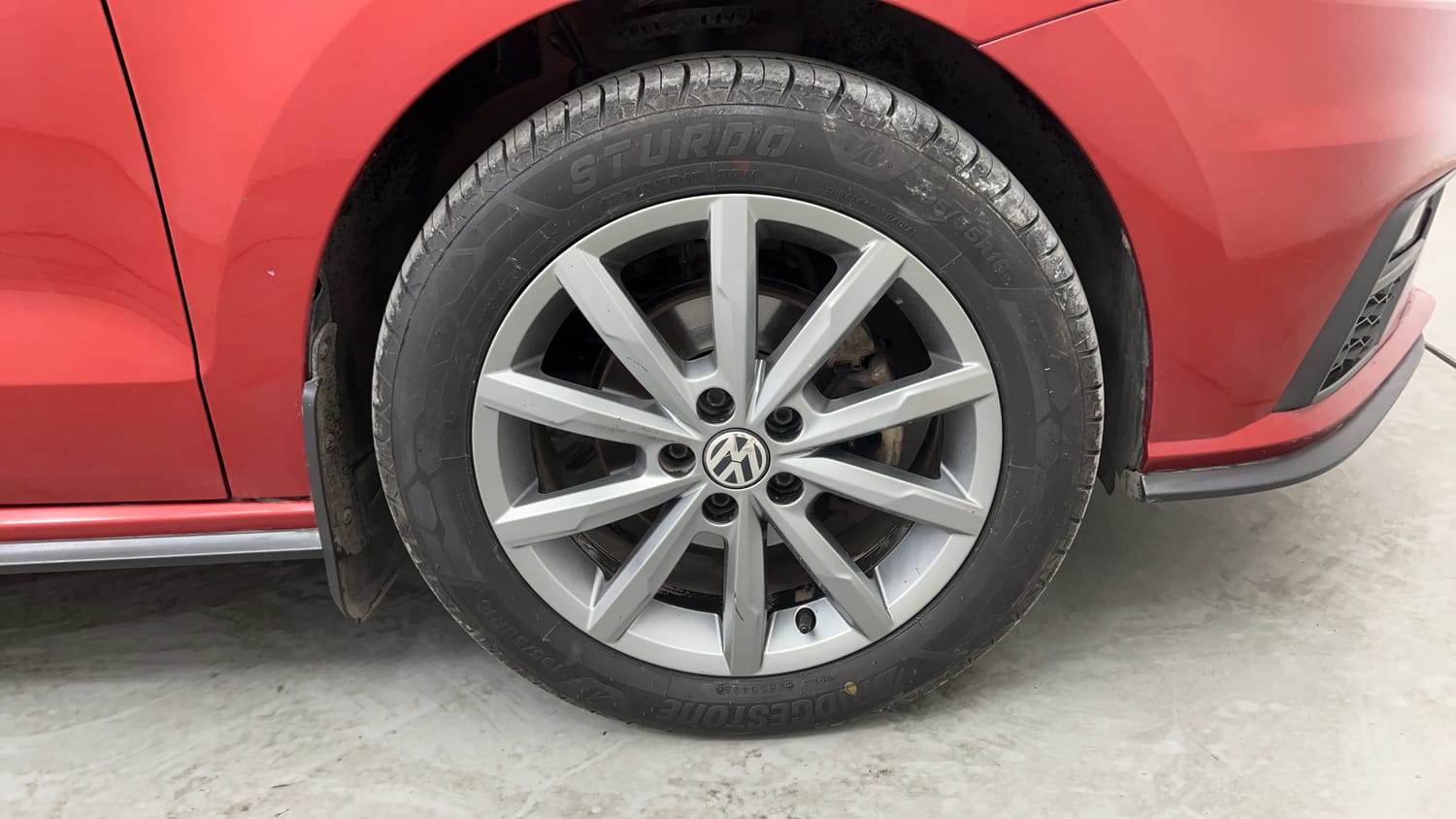 Used 2020 Volkswagen Vento Highline Plus 1.0L TSI Petrol Manual tyres RIGHT FRONT TYRE RIM VIEW