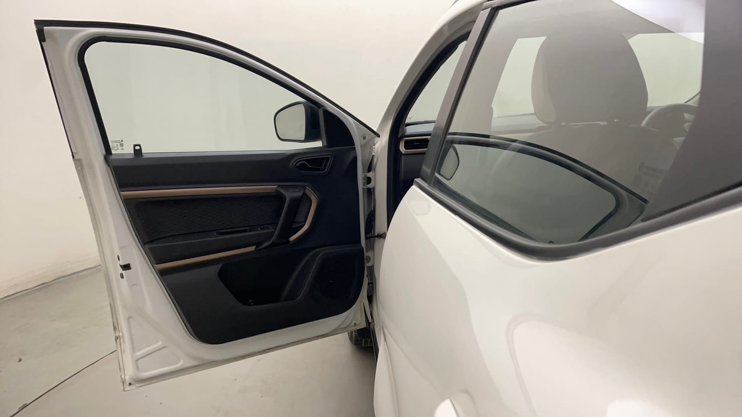 Used 2021 Renault Kiger RXT (O) MT Petrol Manual interior LEFT FRONT DOOR OPEN VIEW