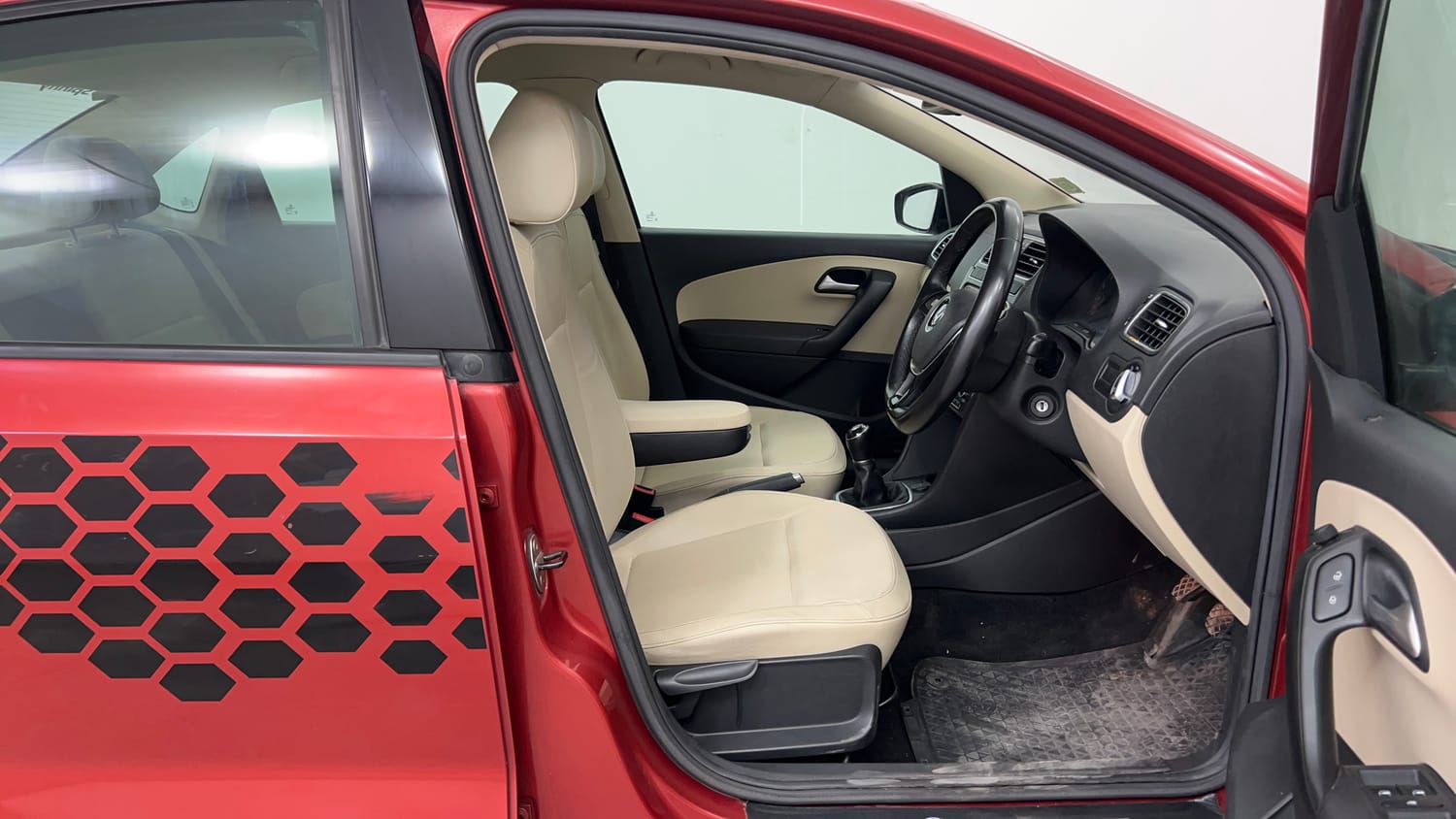 Used 2020 Volkswagen Vento Highline Plus 1.0L TSI Petrol Manual interior RIGHT SIDE FRONT DOOR CABIN VIEW