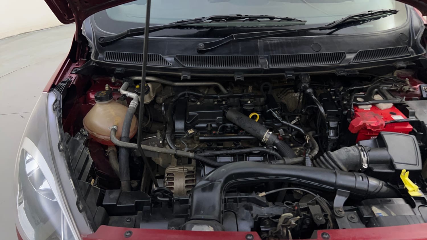 Used 2019 Ford Freestyle Titanium Plus 1.2 Ti-VCT Petrol Manual engine ENGINE RIGHT SIDE HINGE & APRON VIEW